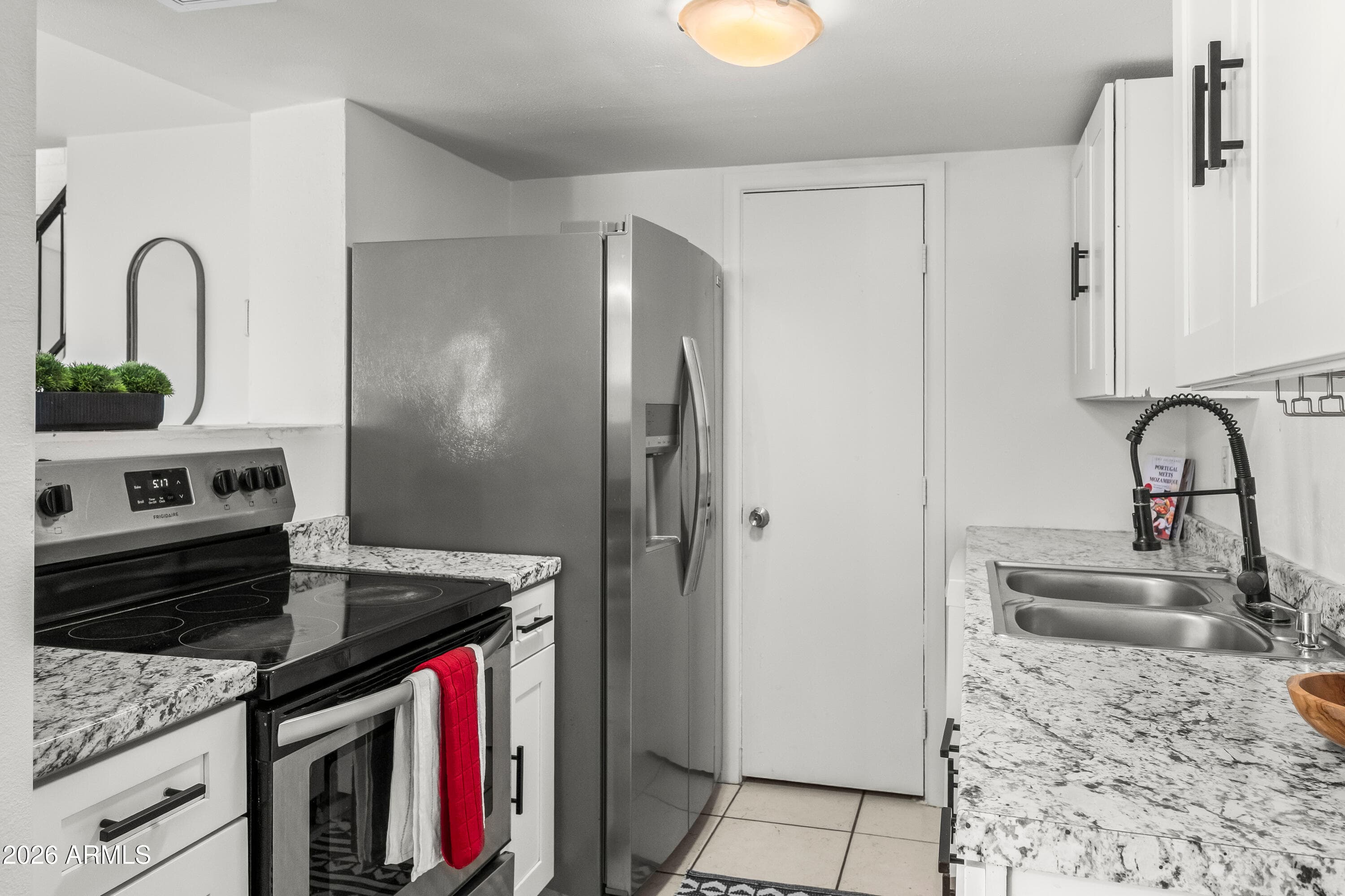 4627 E Southgate Avenue — photo 3