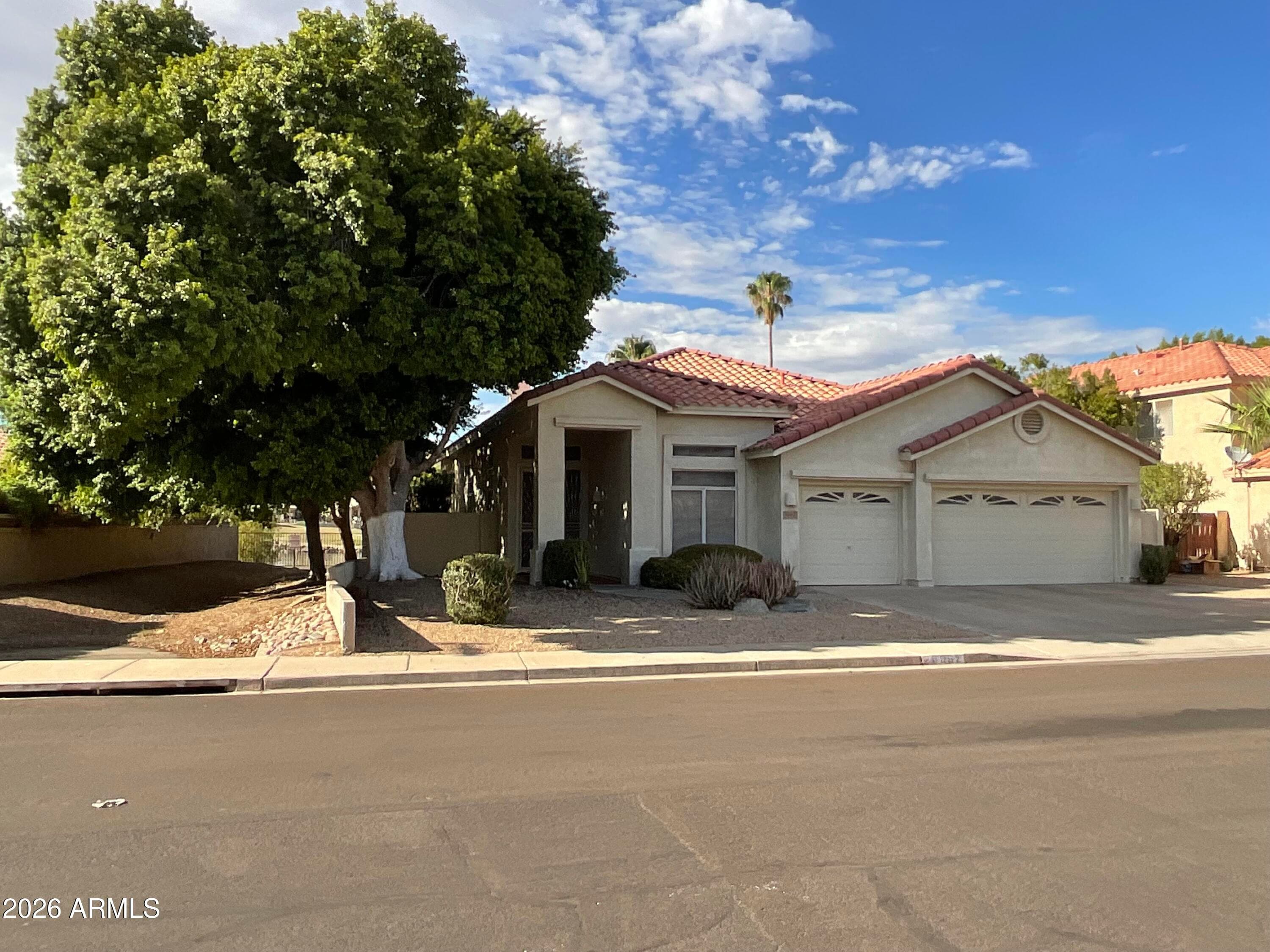 6062 W Abraham Lane