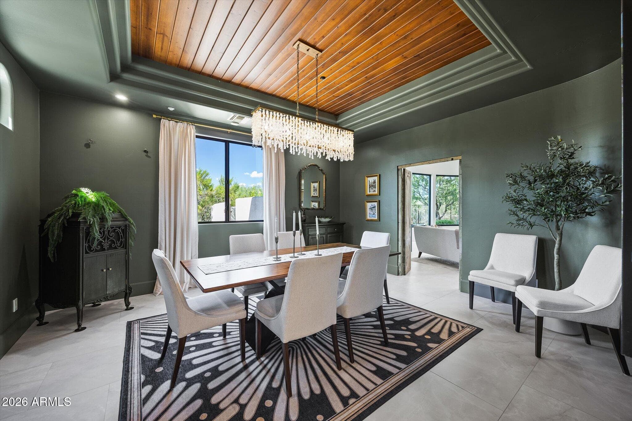 7621 E Dixileta Drive — photo 3