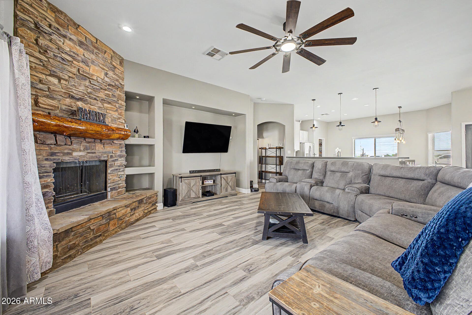 21316 W Galvin Street — photo 8