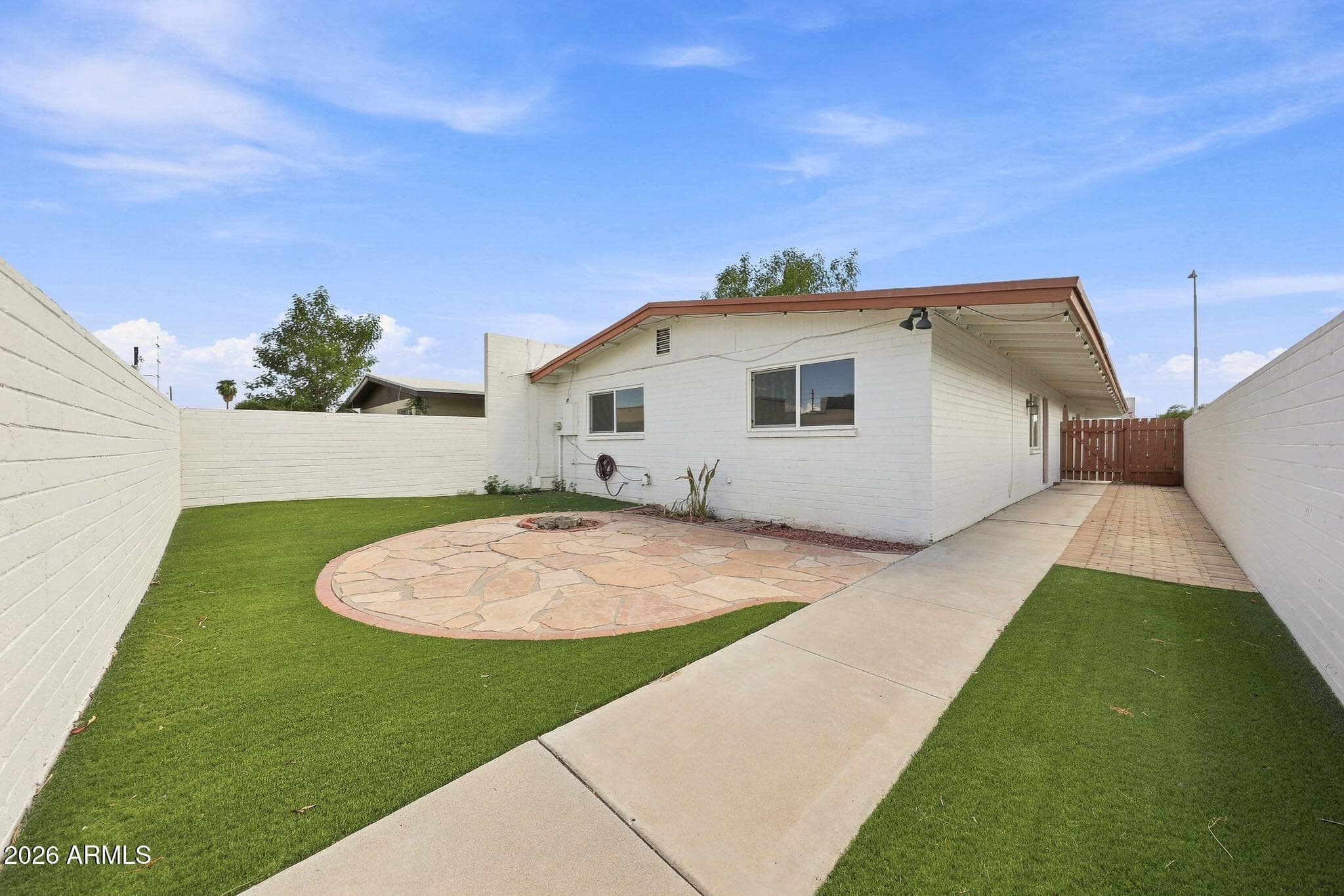 410 W Laguna Drive — photo 6