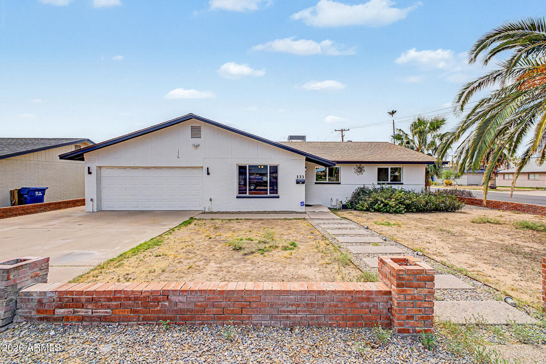 133 W Balboa Drive — photo 3