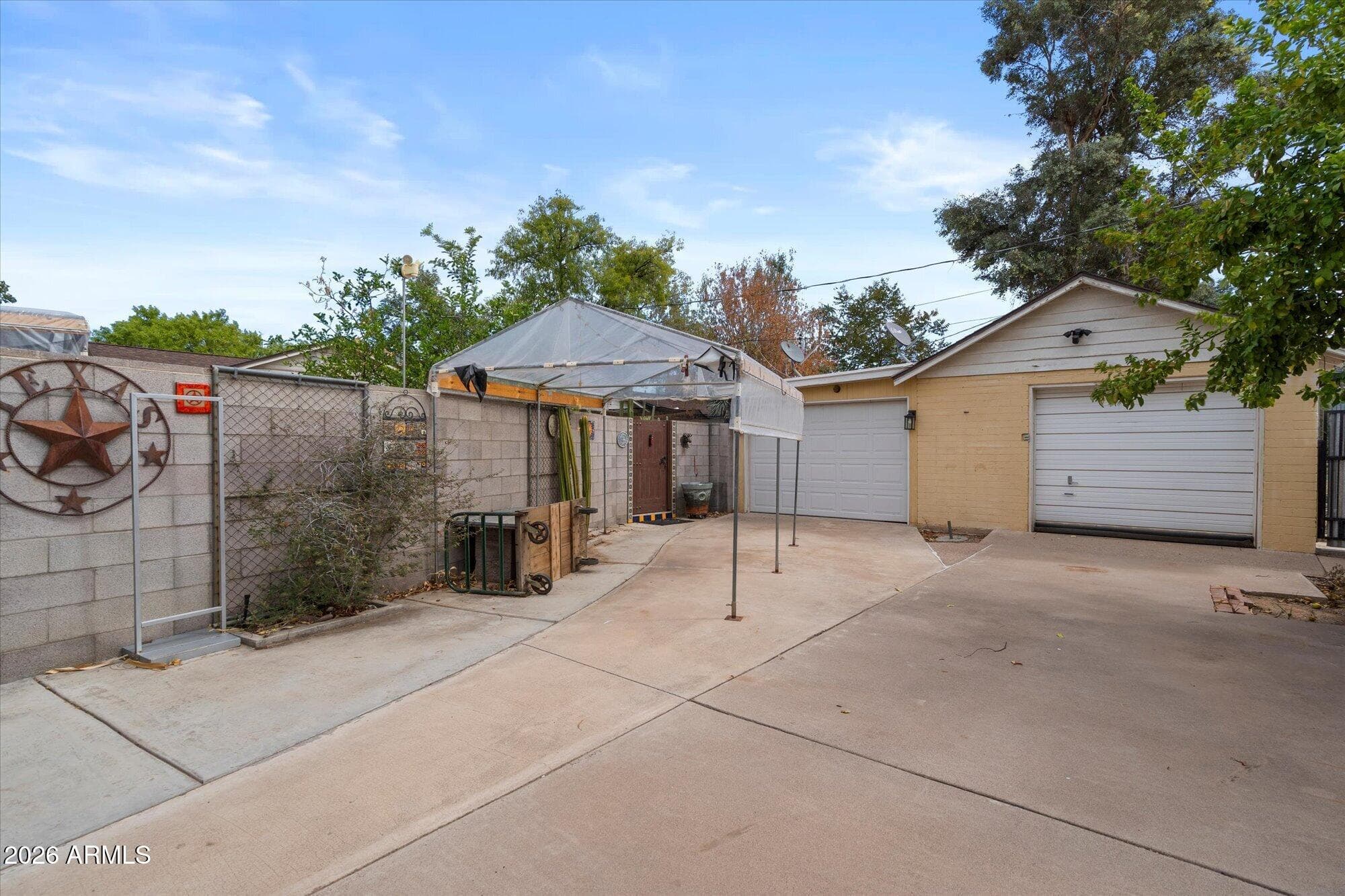 1833 E Roma Avenue — photo 5