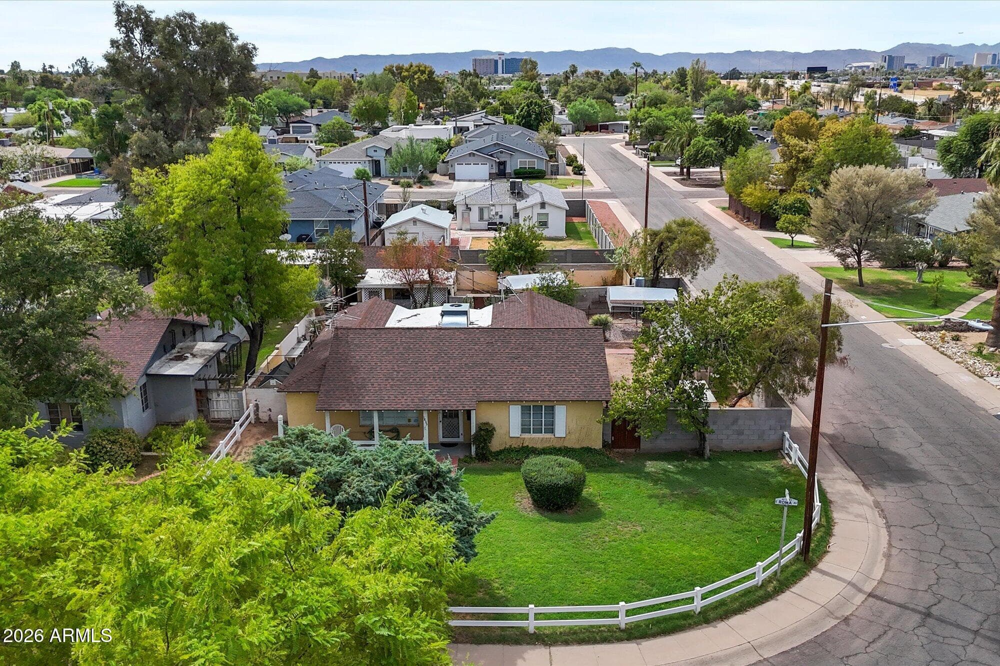 1833 E Roma Avenue — photo 3