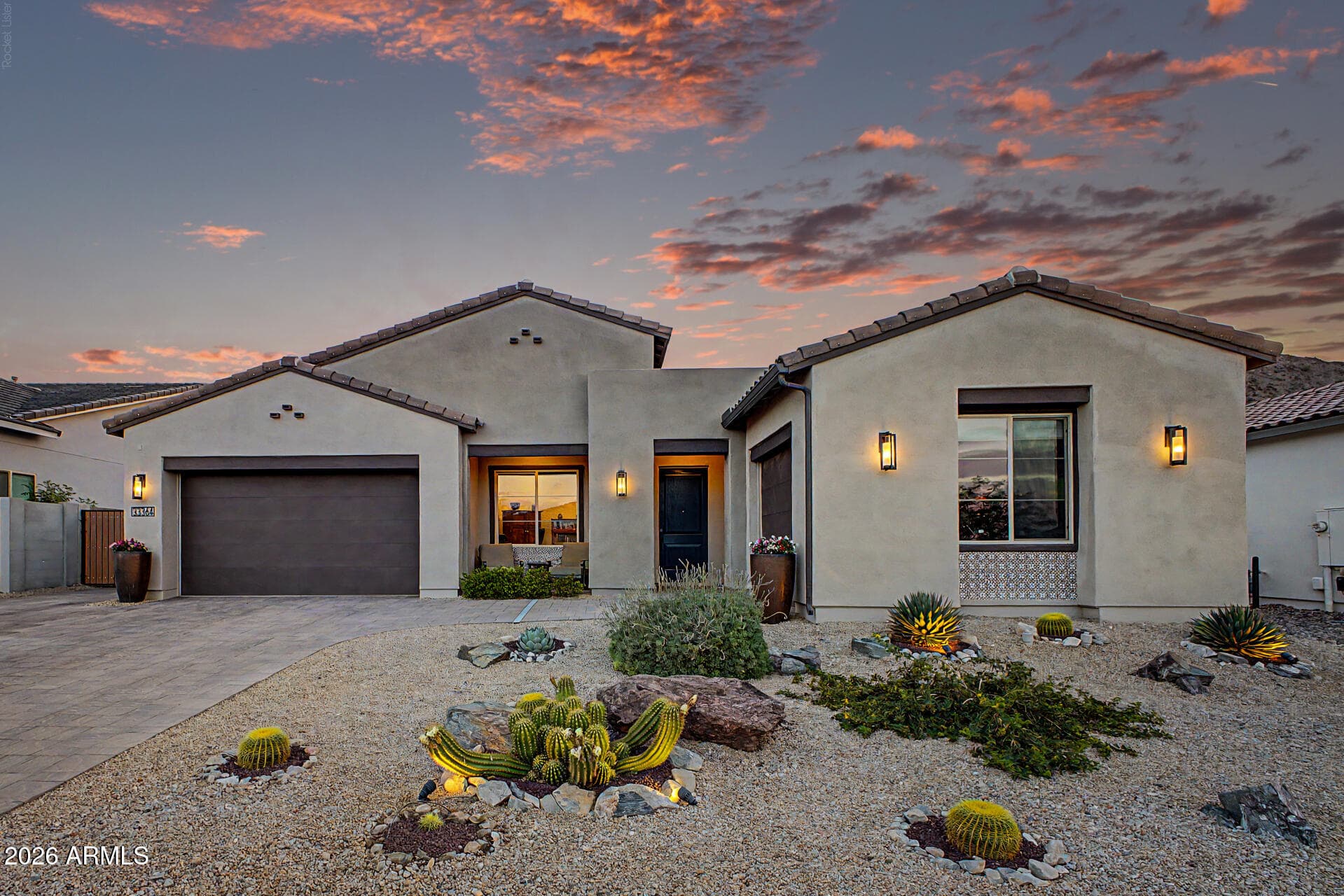 33364 N Maverick Mountain Trail — photo 2