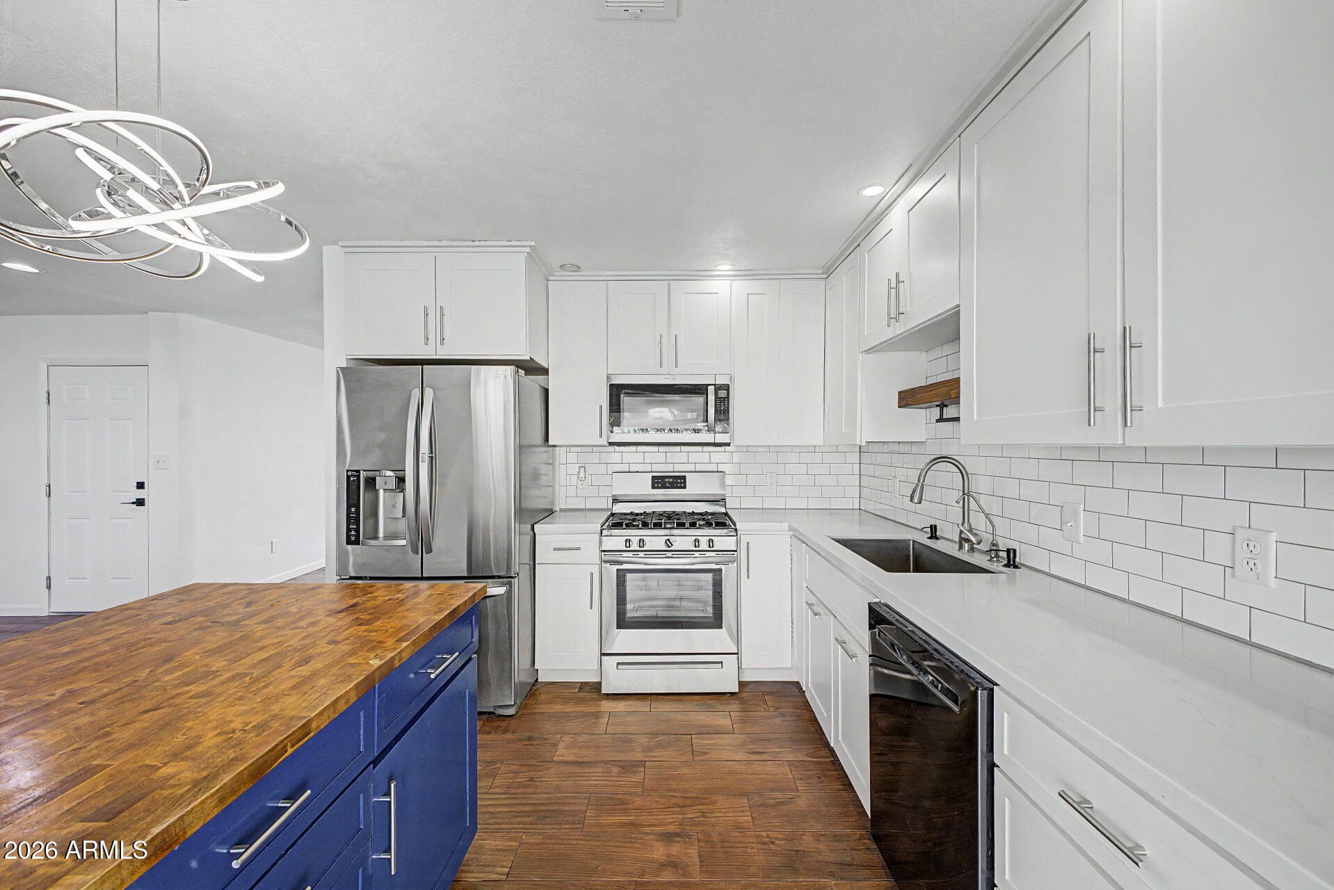 6836 N 33rd Drive — photo 8