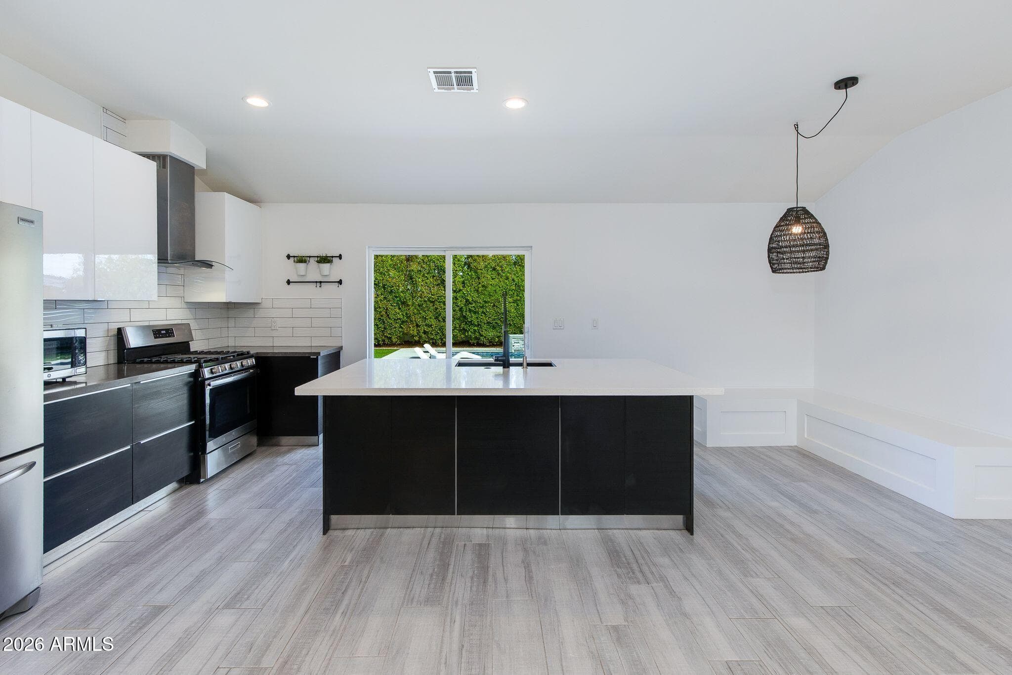 8150 E Columbus Avenue — photo 8