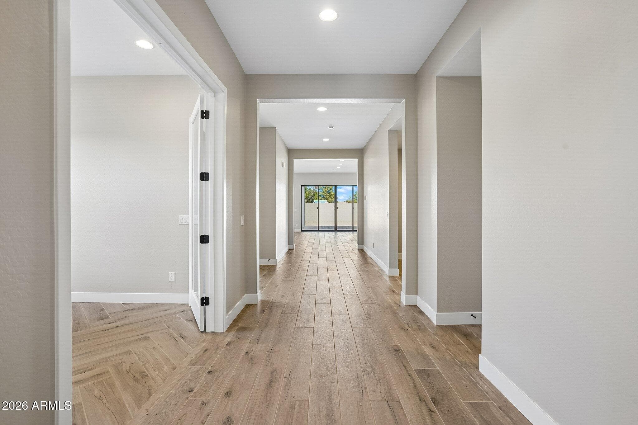 329 N Silverado Street — photo 3