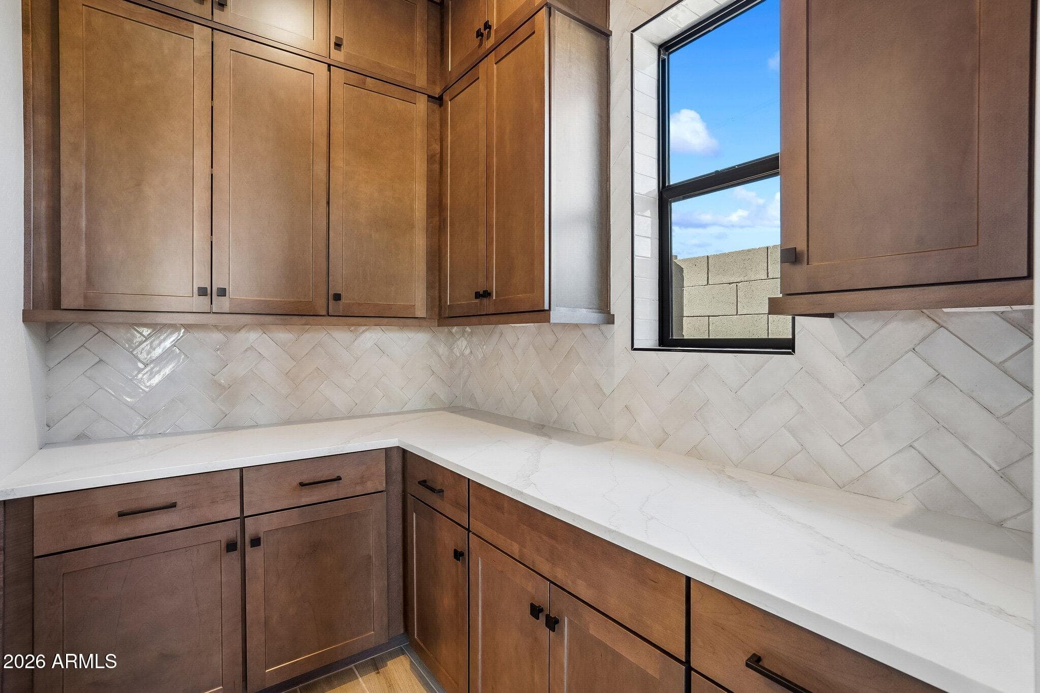 329 N Silverado Street — photo 8