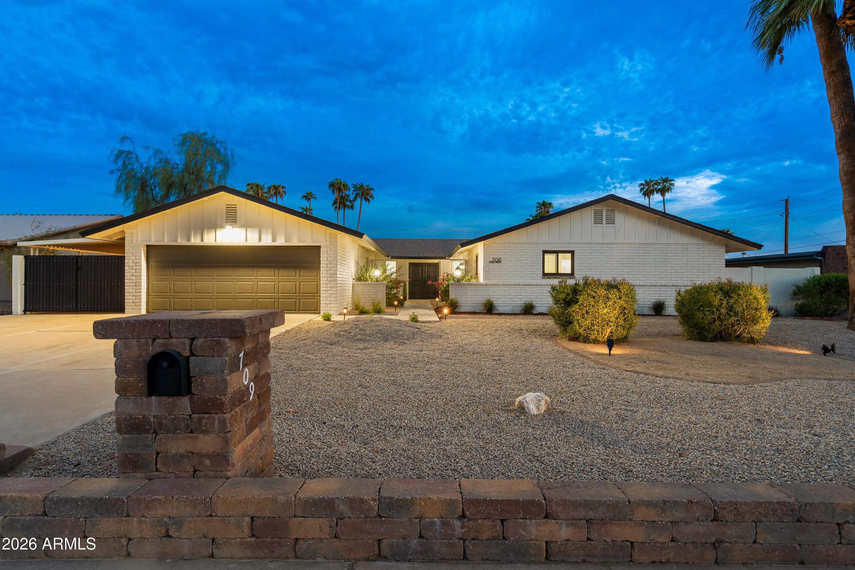 709 E Royal Palm Road, Phoenix, Arizona
