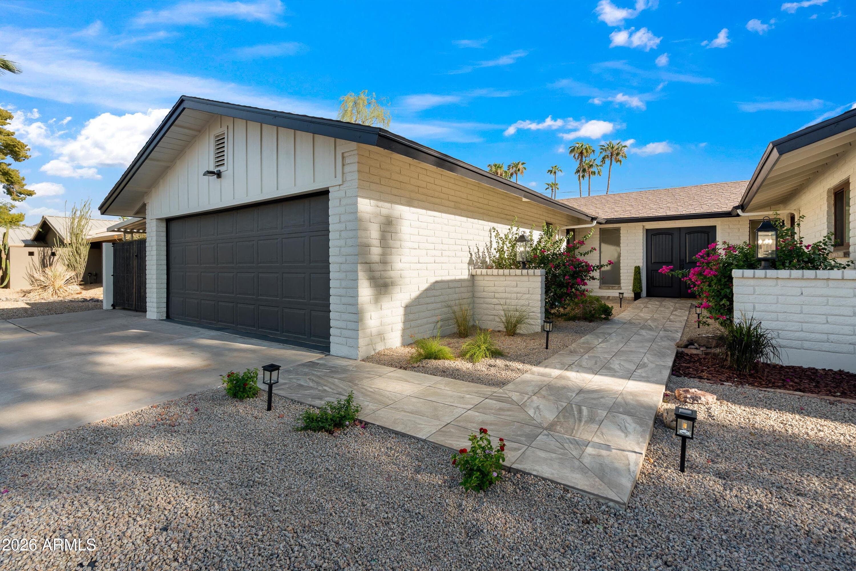 709 E Royal Palm Road — photo 8