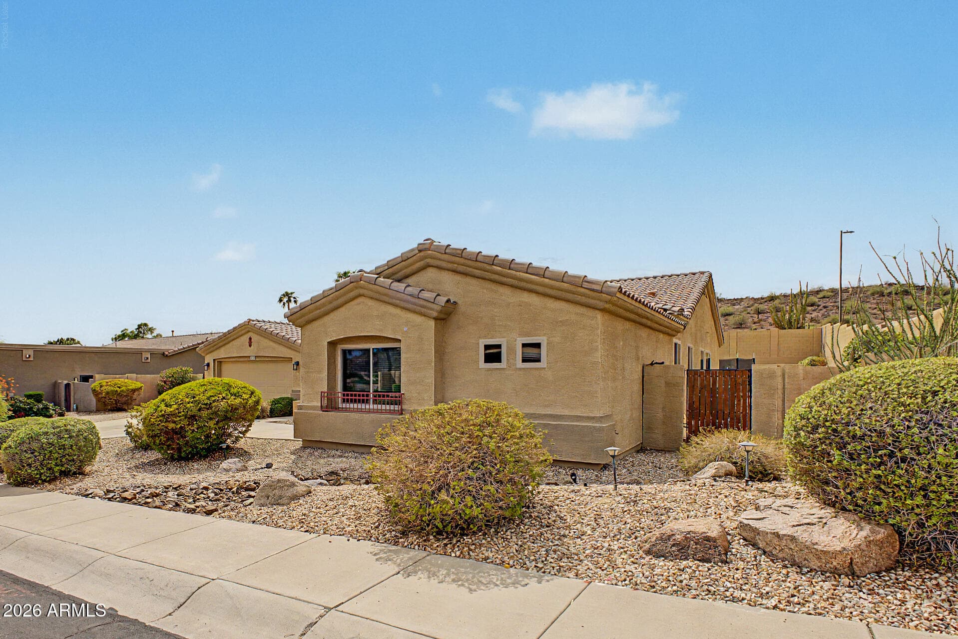 26408 N 42nd Drive — photo 4