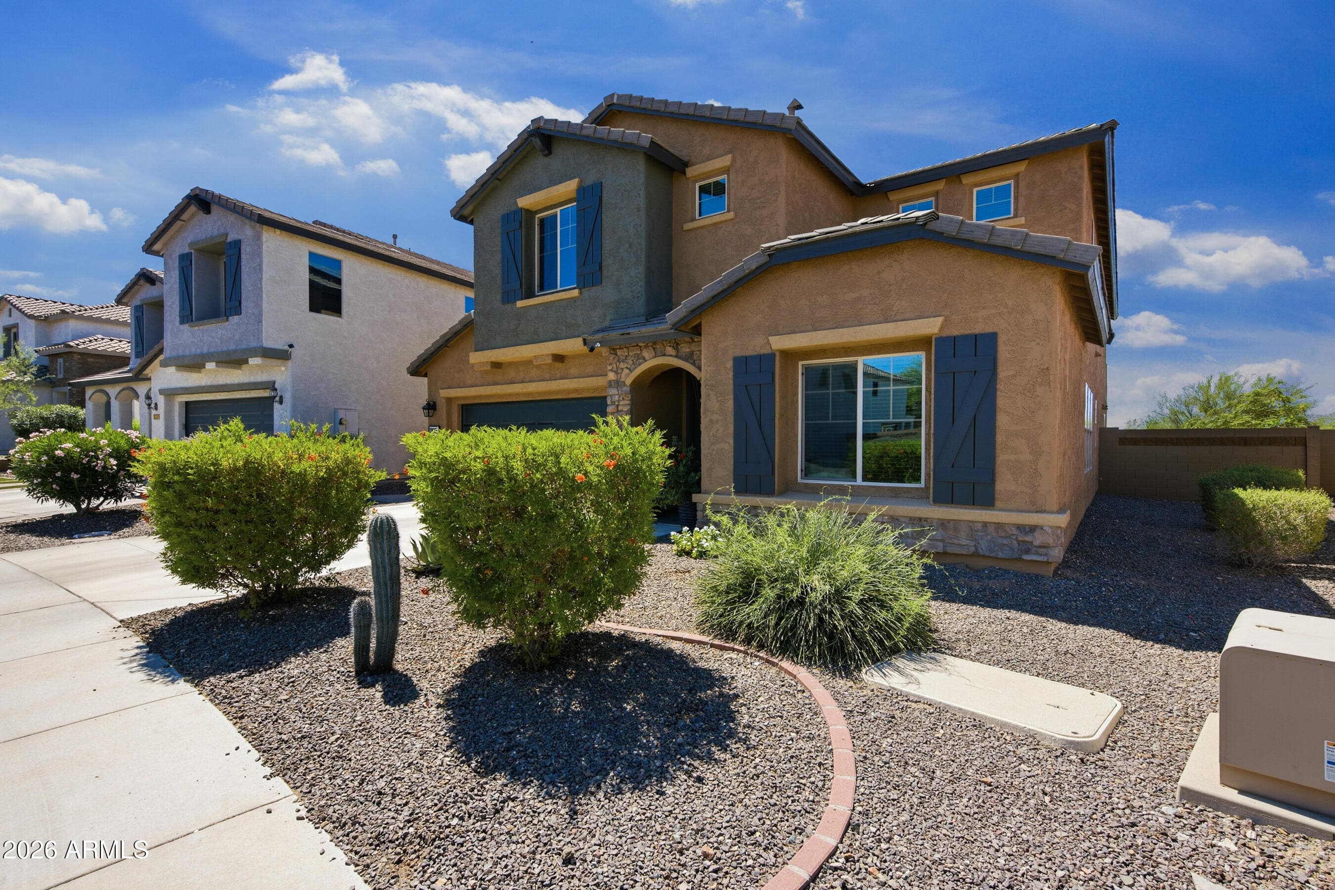 1105 W Spur Drive — photo 2