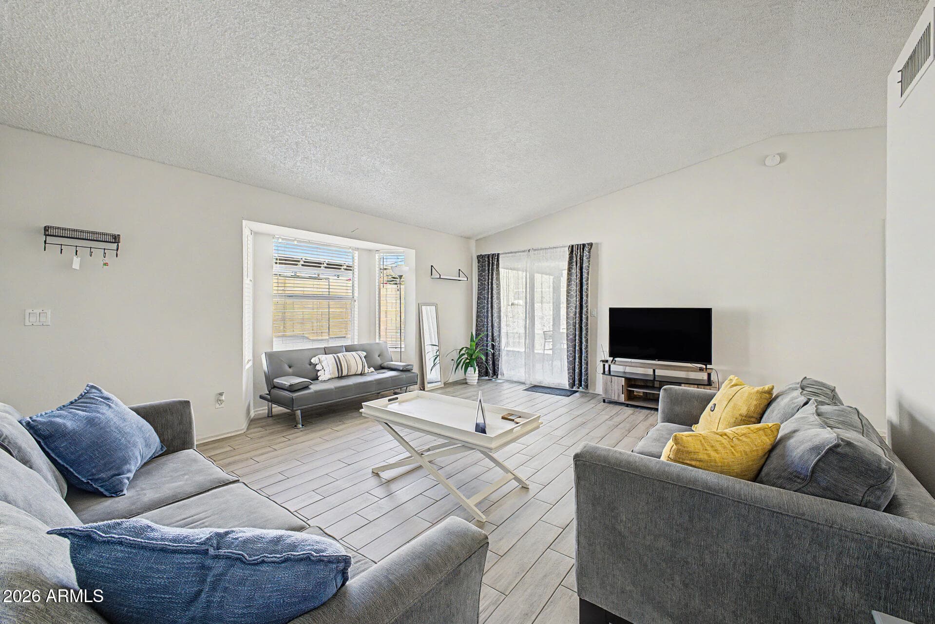 619 E Jensen Street 32 — photo 3
