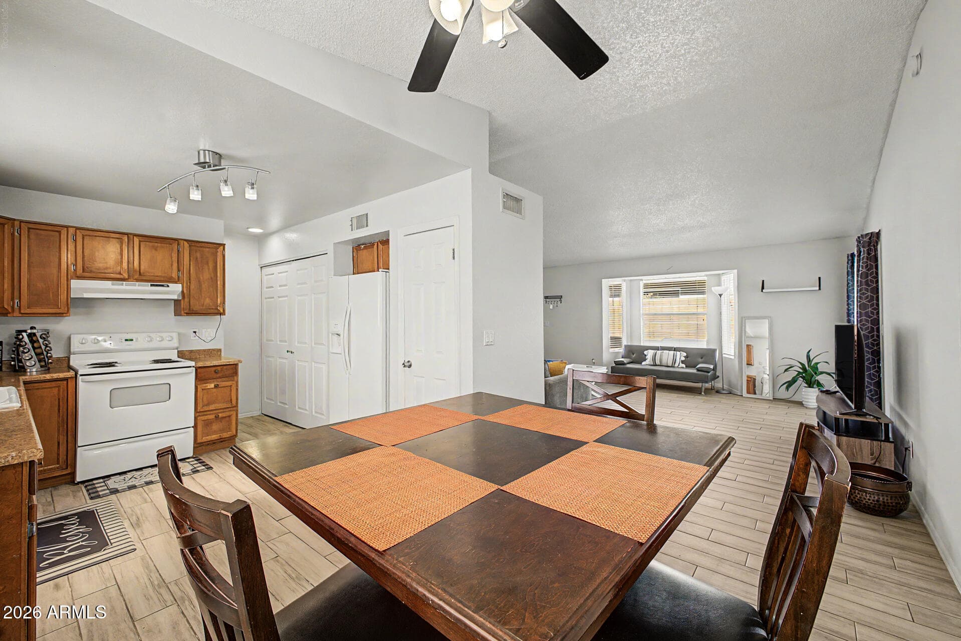 619 E Jensen Street 32 — photo 7