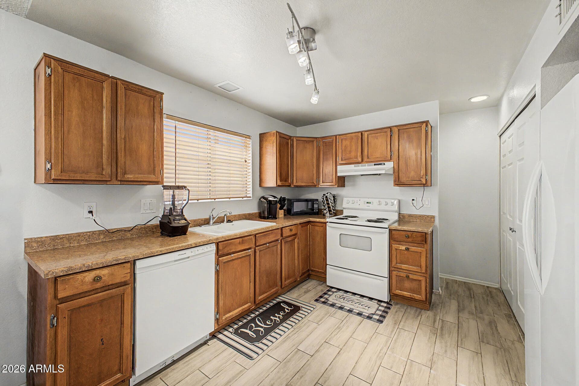 619 E Jensen Street 32 — photo 5