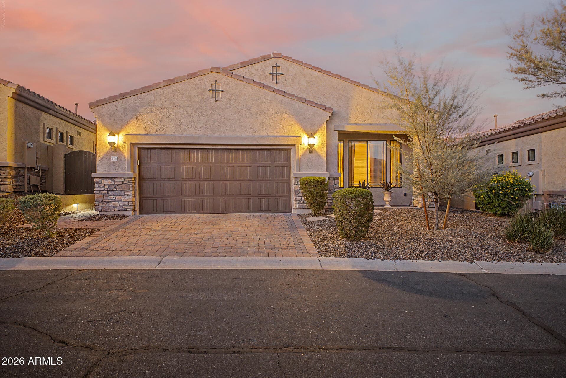 9042 E Ivyglen Circle, Mesa, Arizona