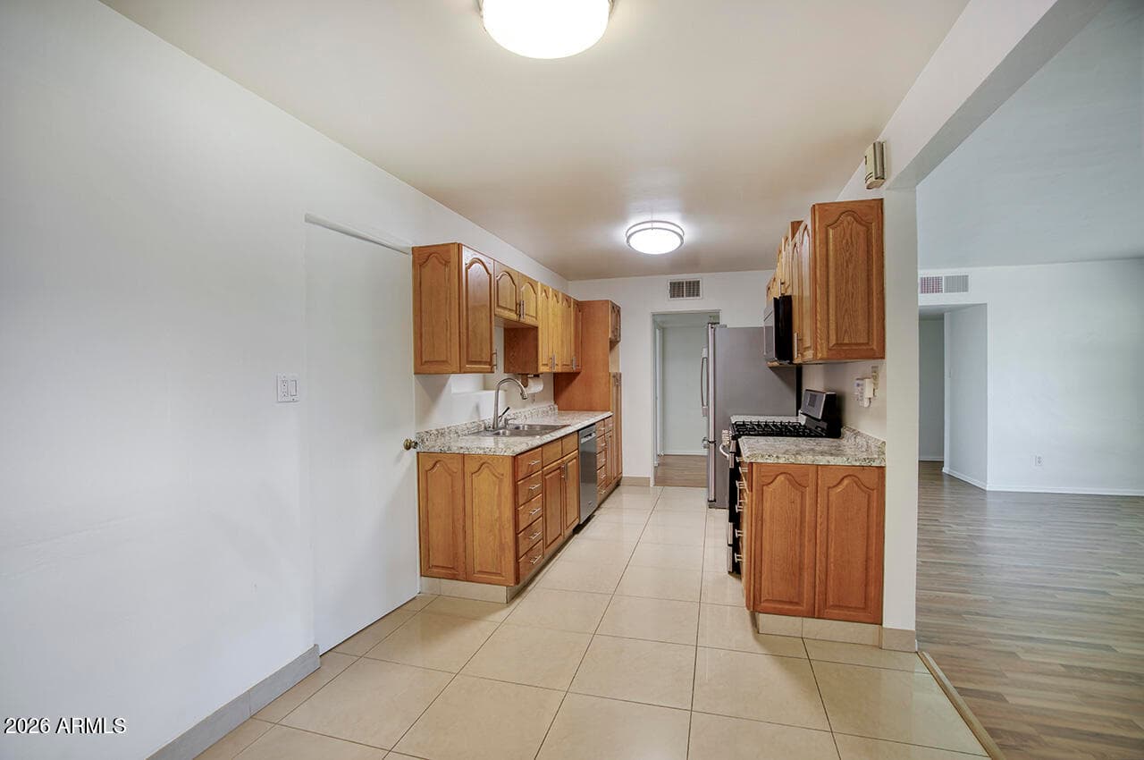 309 E Pierson Street — photo 8