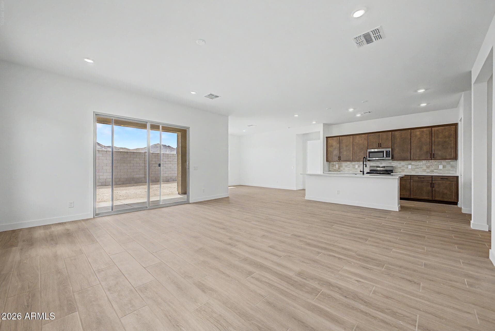 22211 W Blackhawk Drive — photo 5