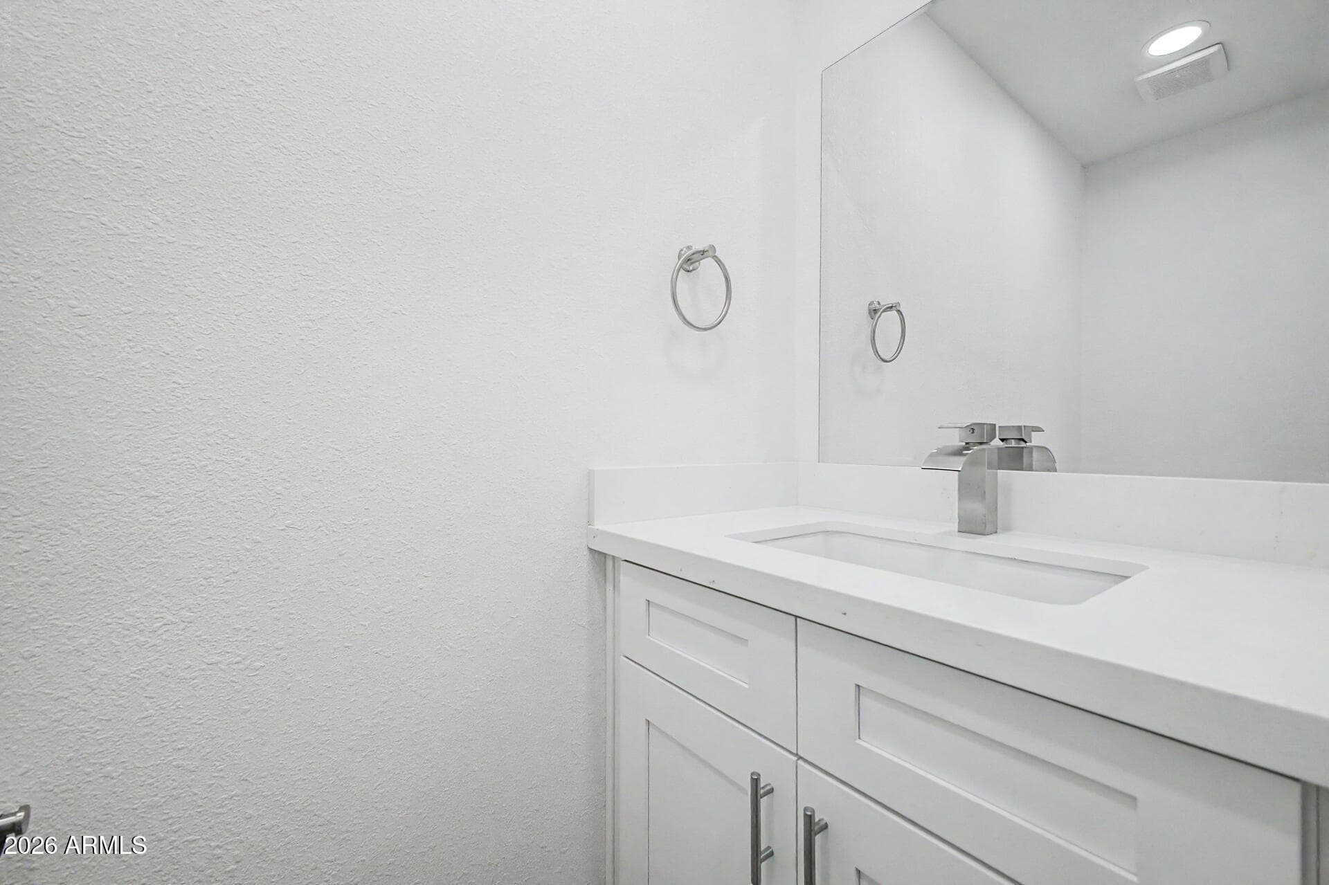 6416 E Holiday Drive — photo 3