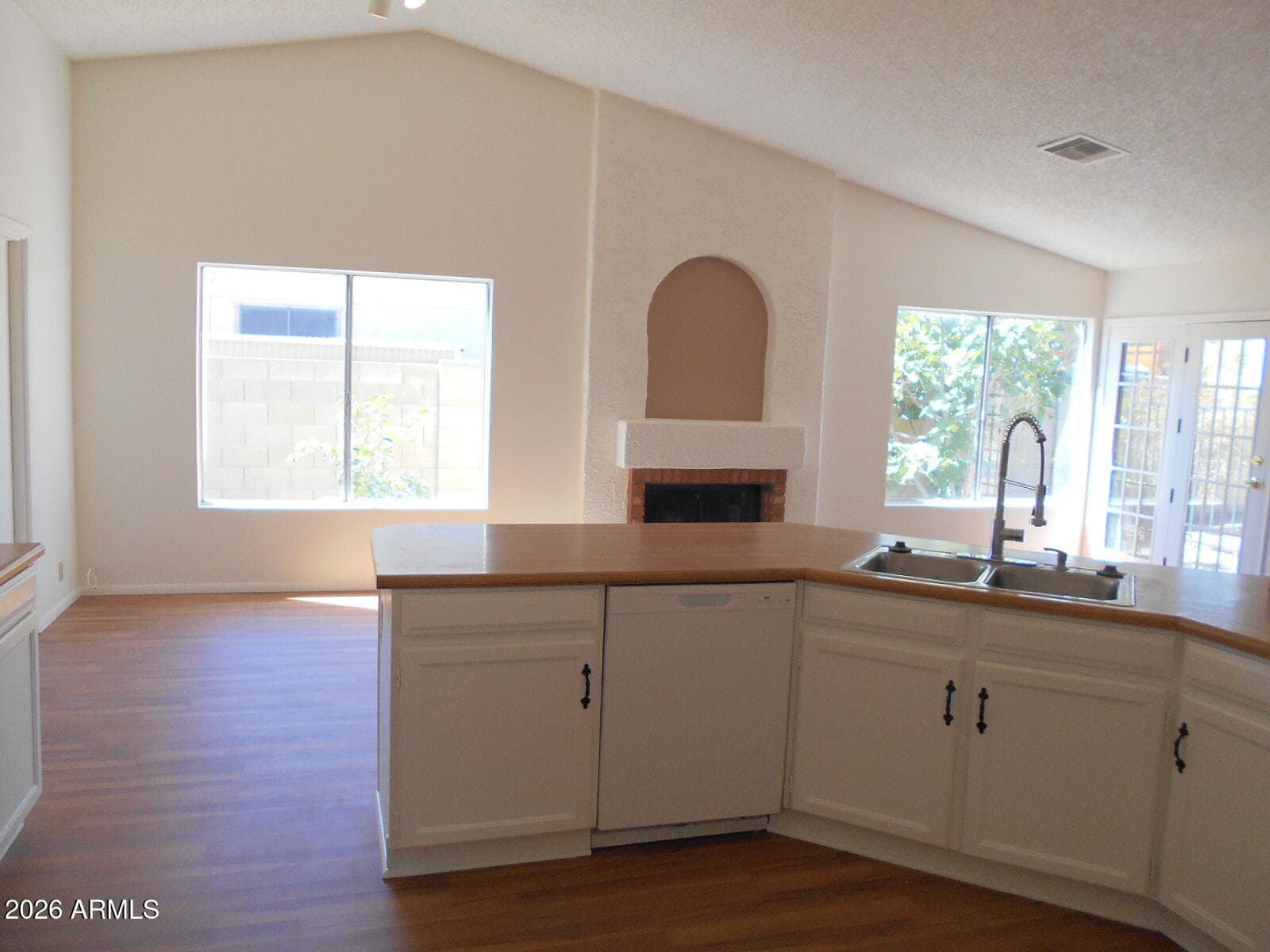 6532 W Lupine Avenue — photo 4