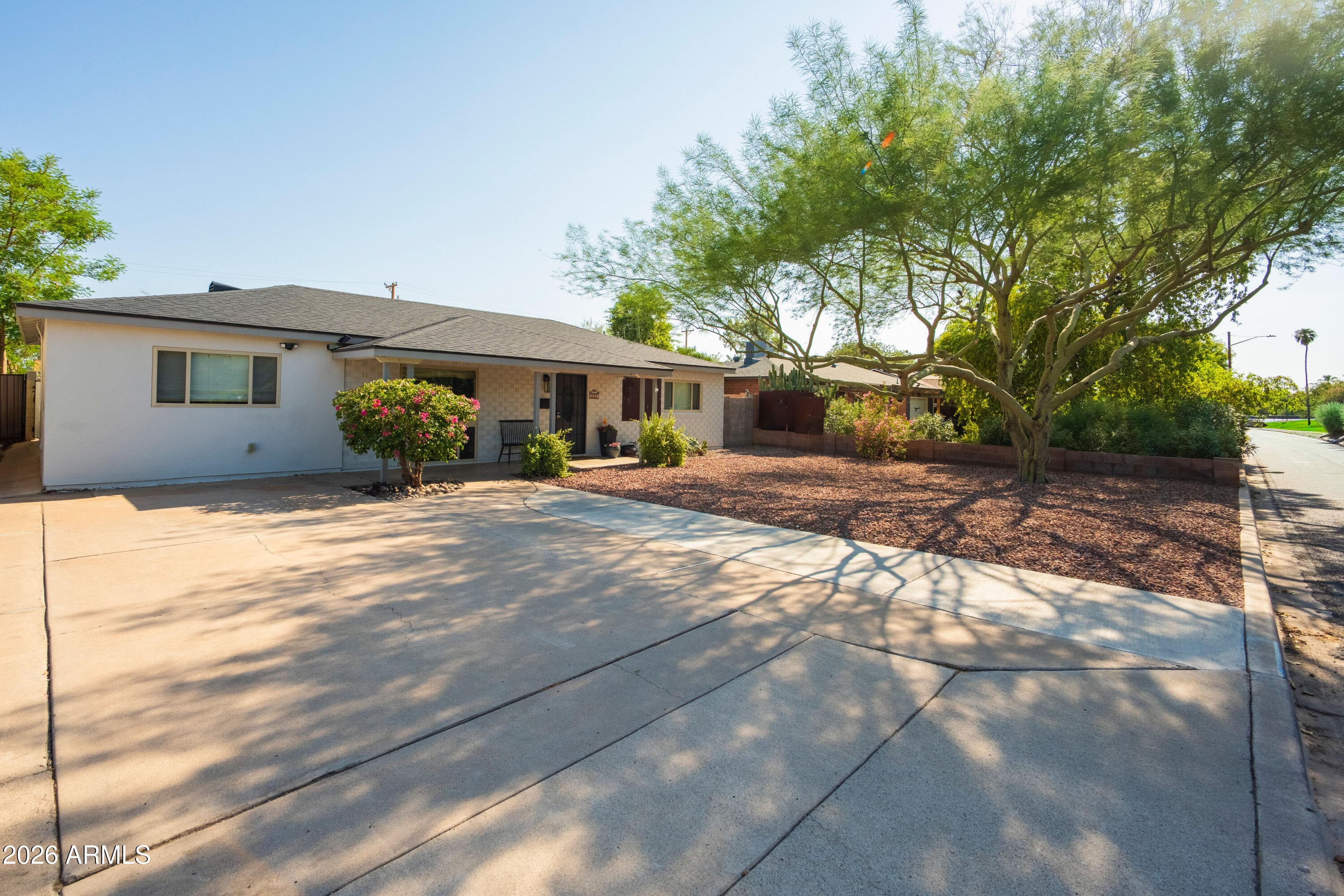 2935 E Flower Street — photo 2