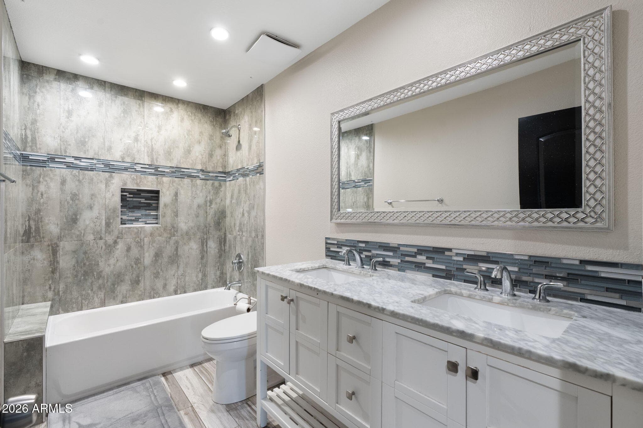 2418 W Calavar Road — photo 5