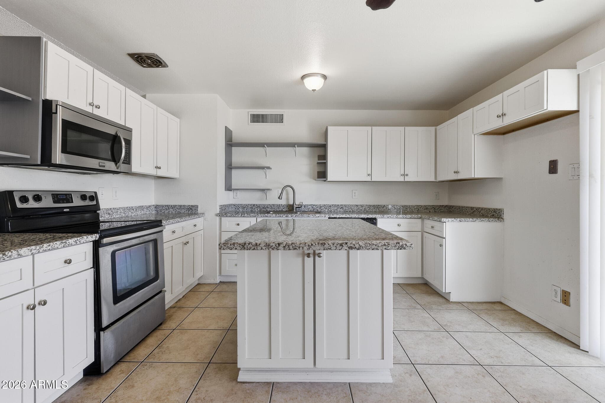 3449 W Mauna Loa Lane, Phoenix, Arizona