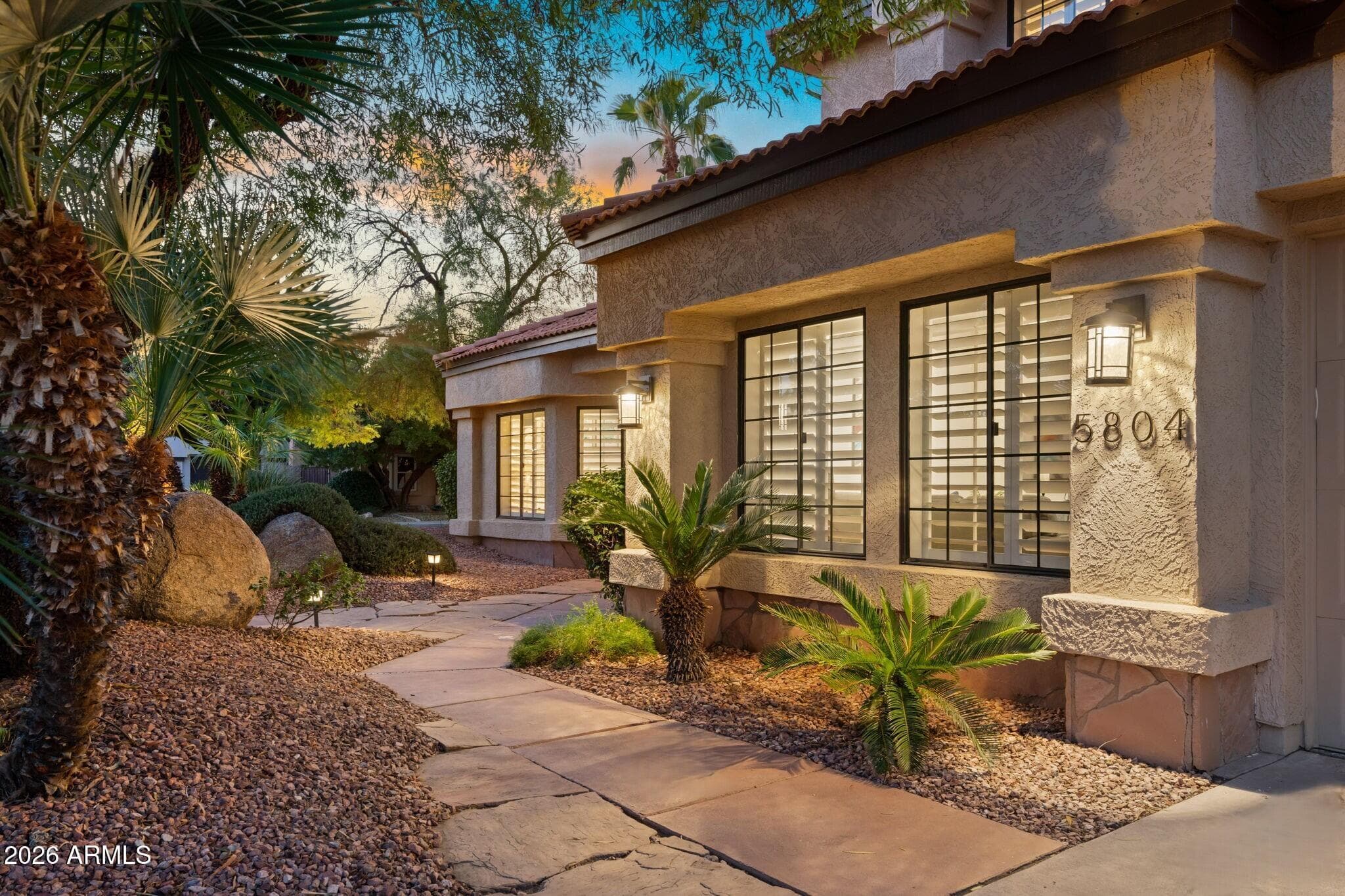 5804 E Sandra Terrace — photo 4