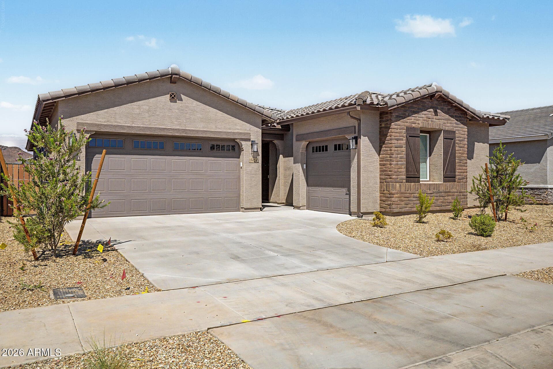 15024 W Desert Hollow Drive — photo 2