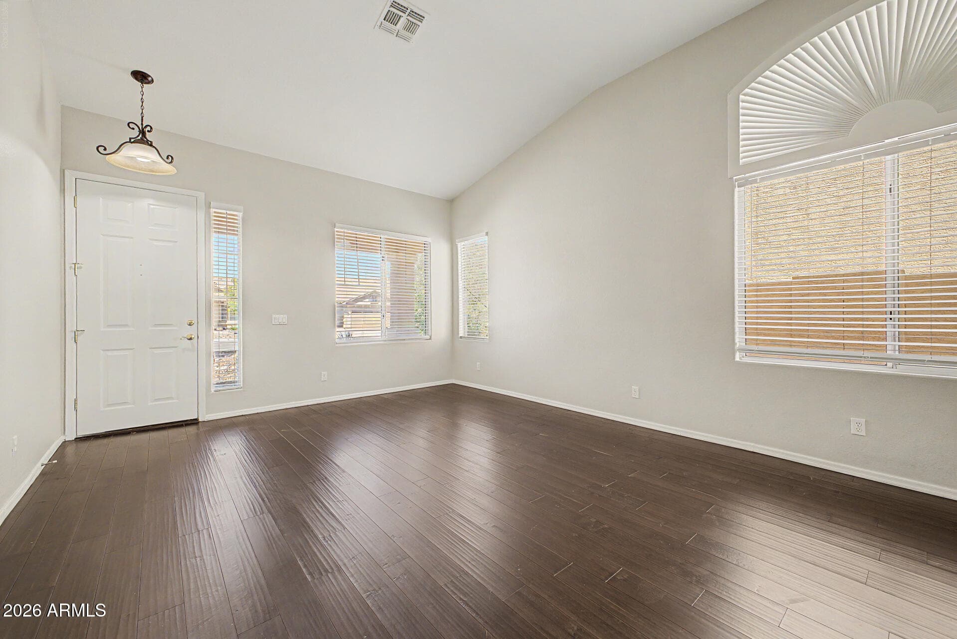 7037 W Pontiac Drive — photo 4