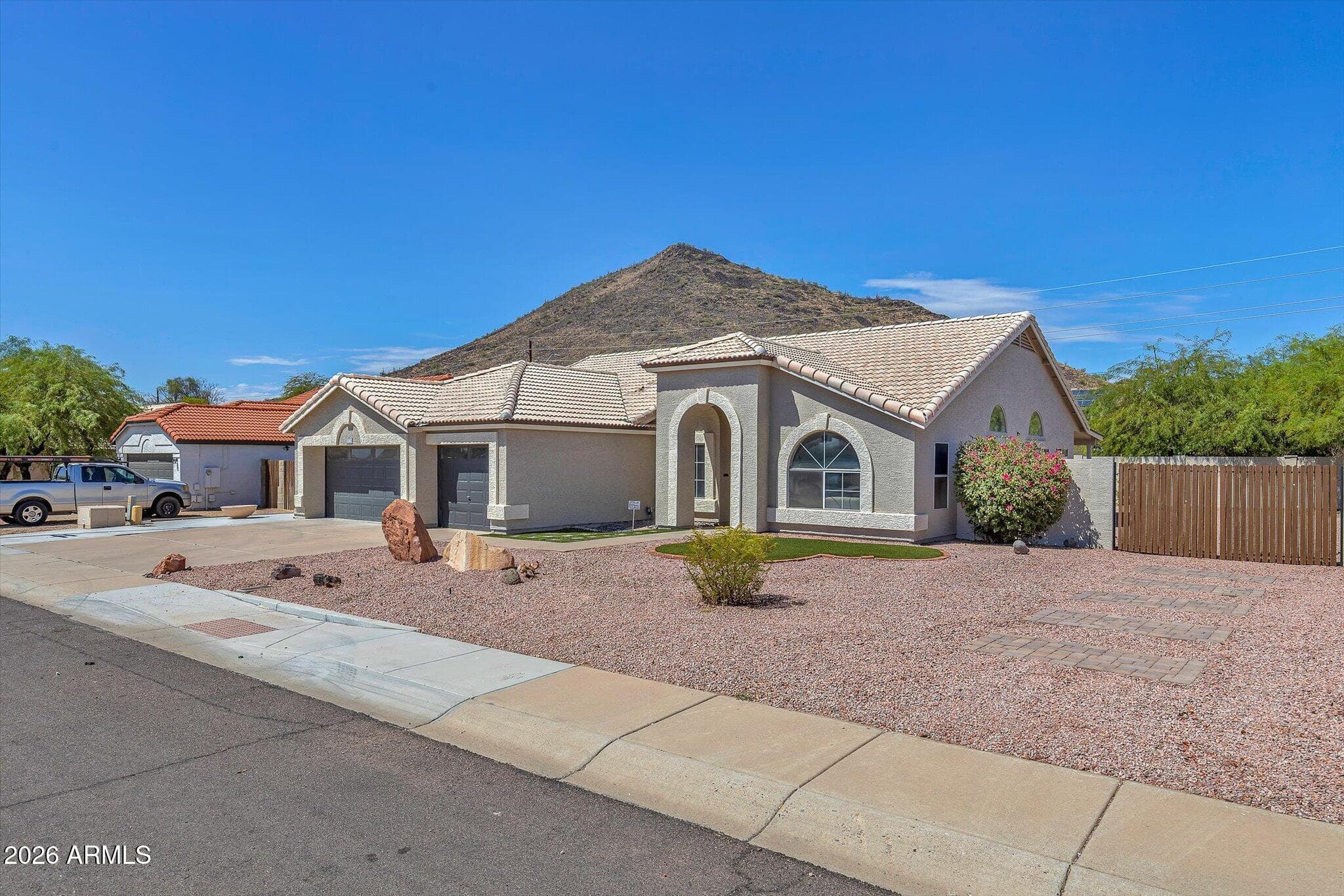 5538 W Fallen Leaf Lane — photo 2