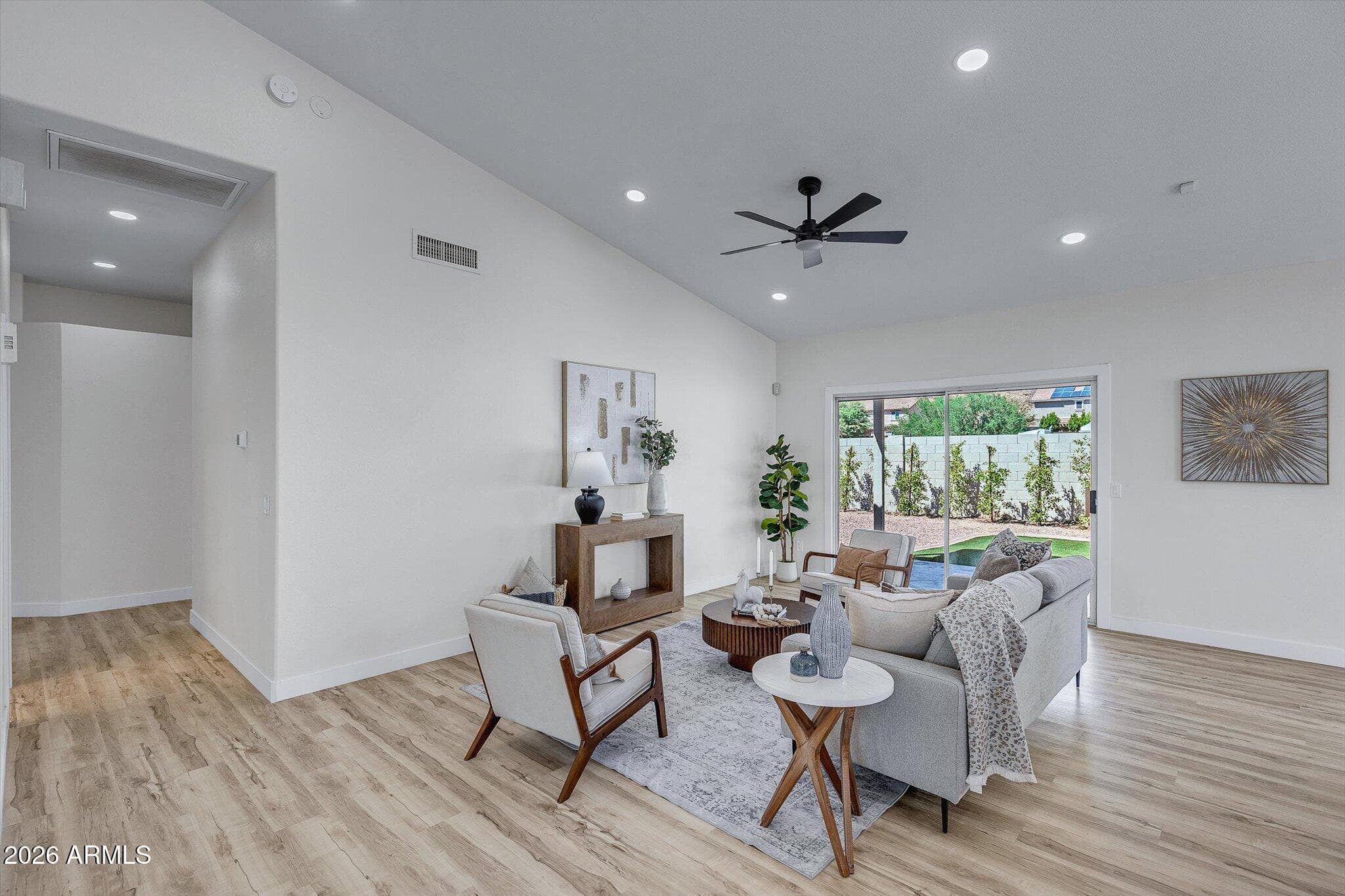5538 W Fallen Leaf Lane — photo 8