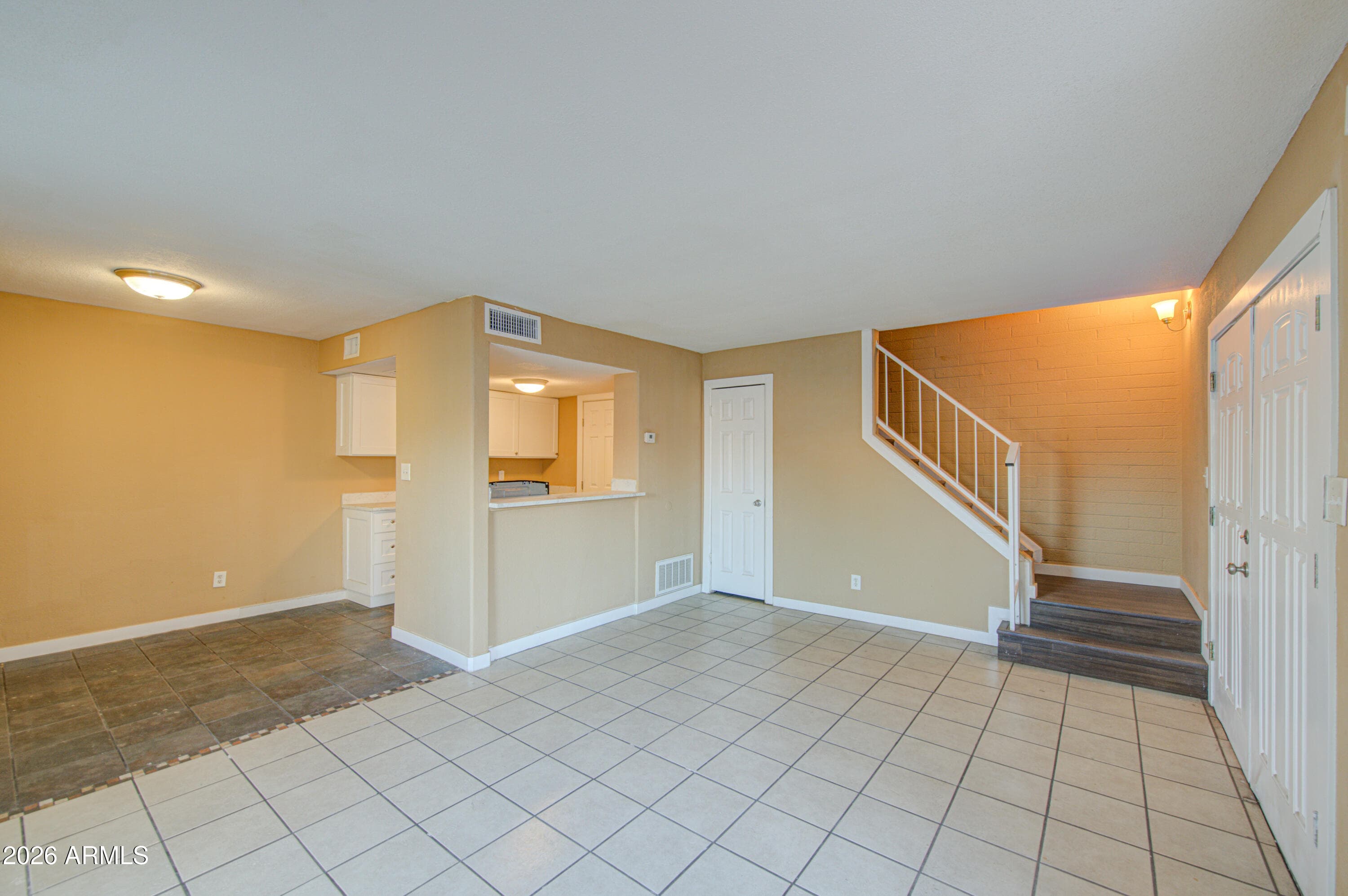 1463 N 53rd Drive — photo 5