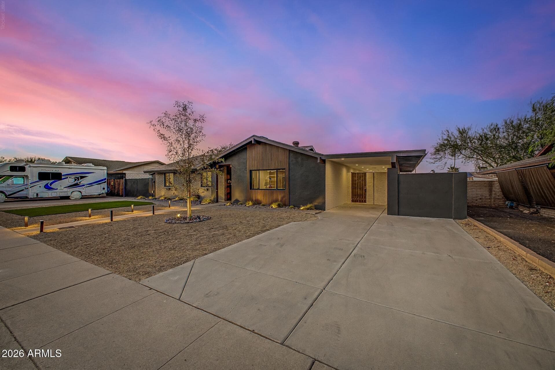 2808 E Lupine Avenue — photo 3