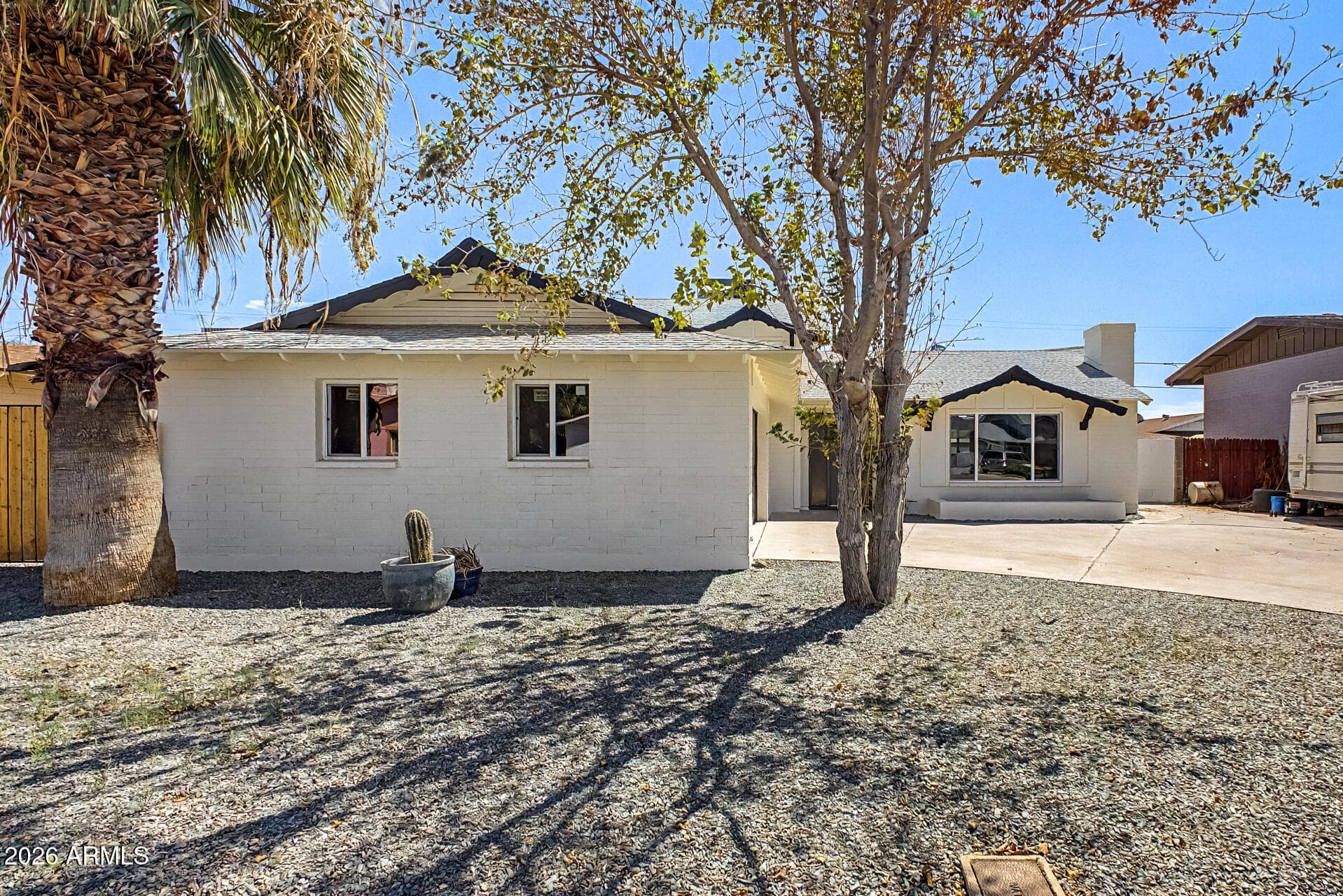 4529 W Berridge Lane — photo 2