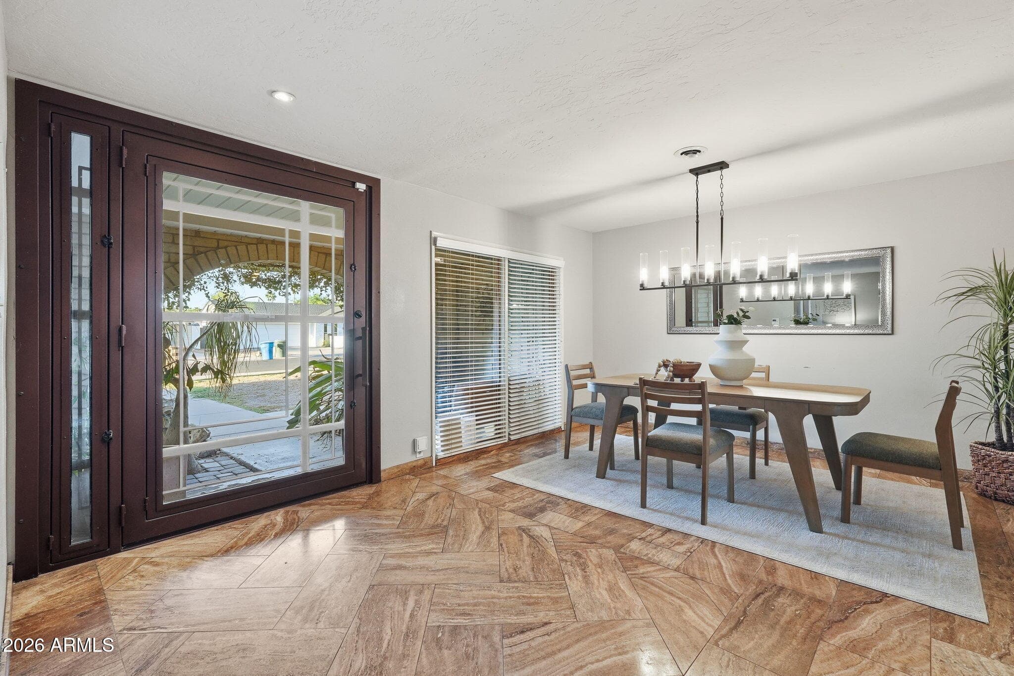 19 E Canterbury Court — photo 3