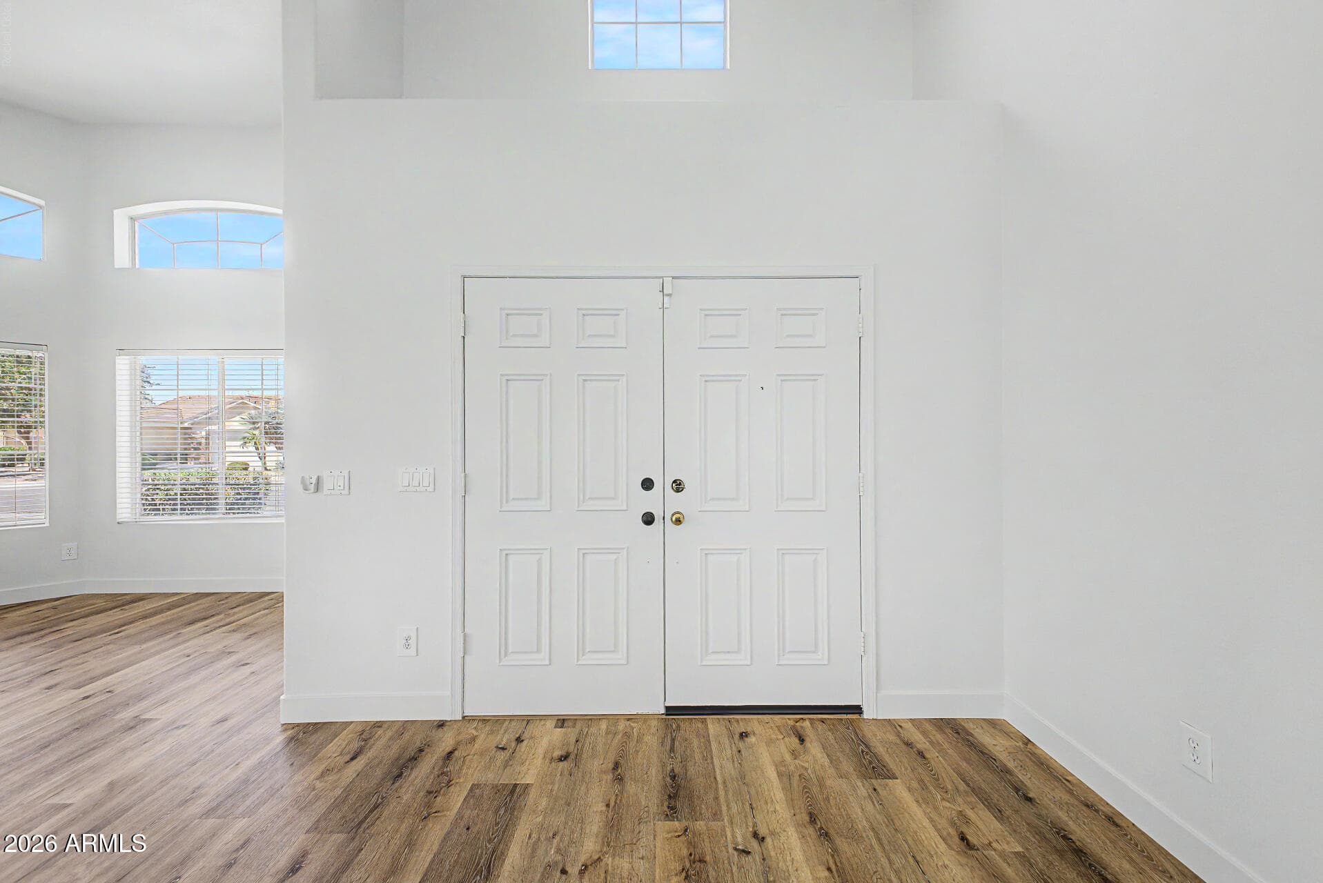 835 W Cooley Drive — photo 3