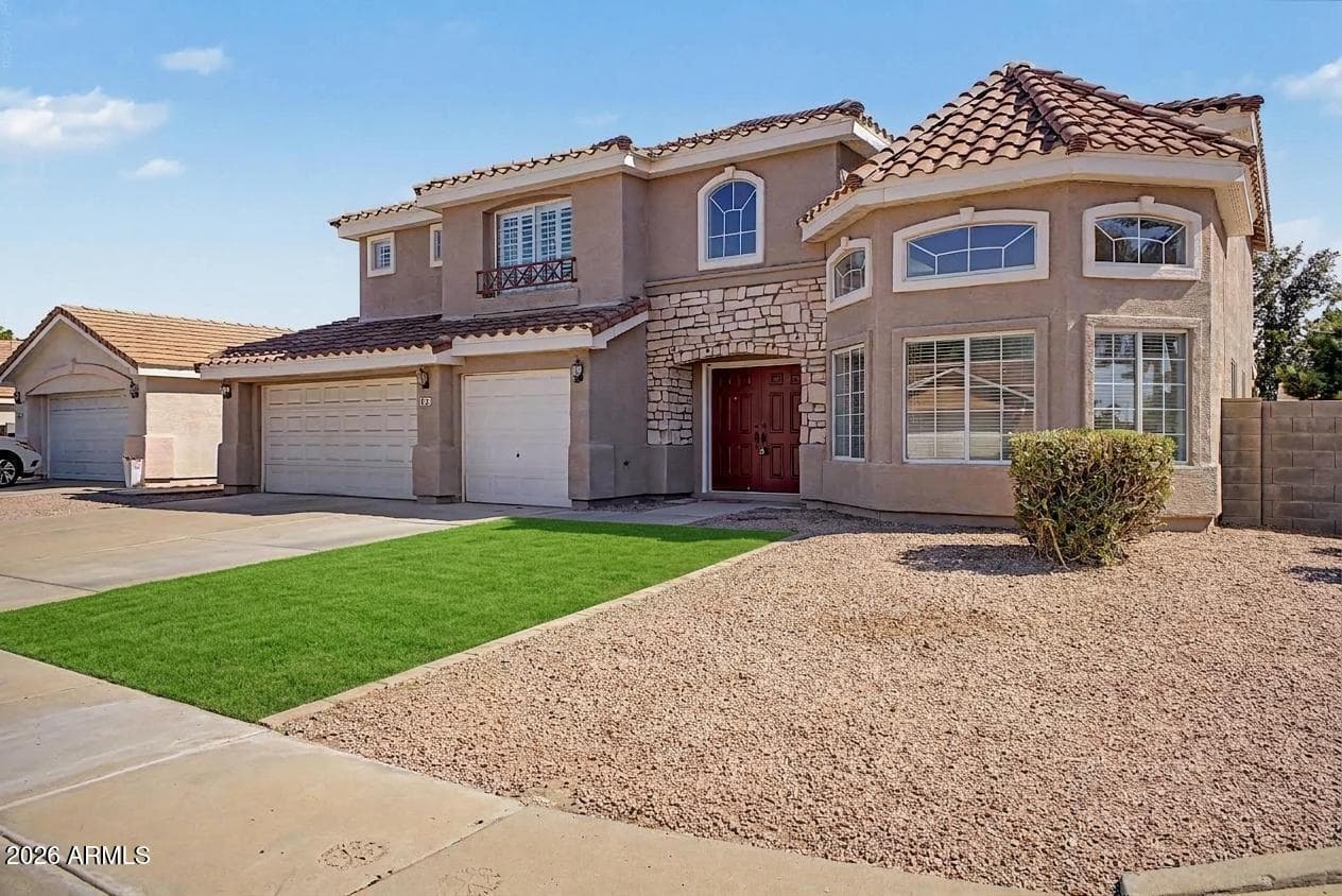 835 W Cooley Drive — photo 2