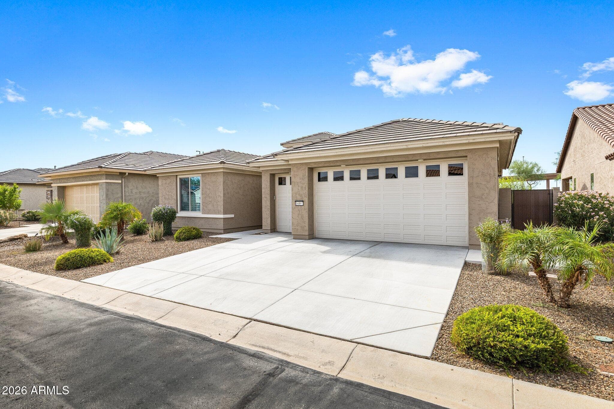 16897 W Almeria Road — photo 4
