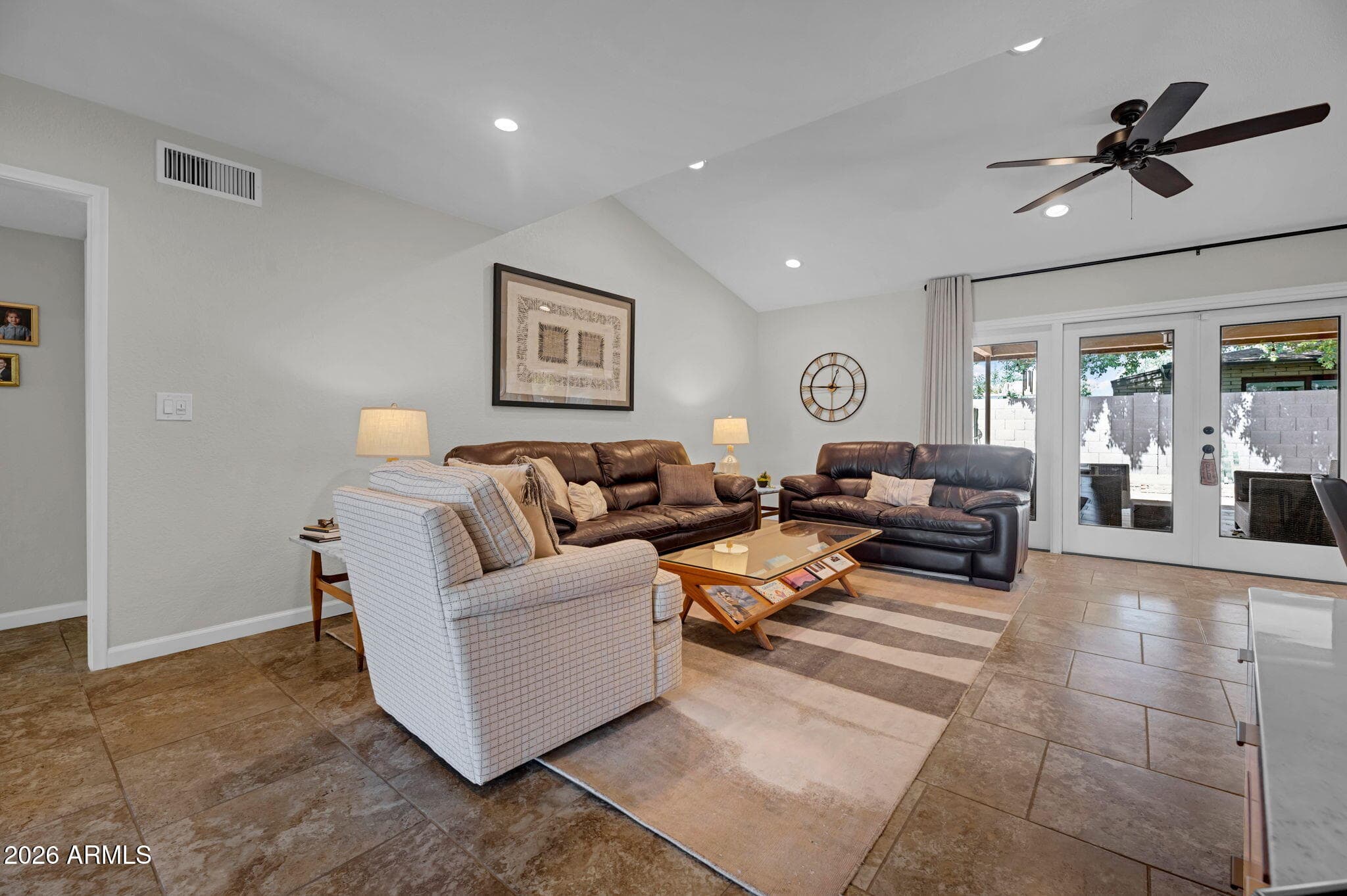 1110 E Orangewood Avenue — photo 5