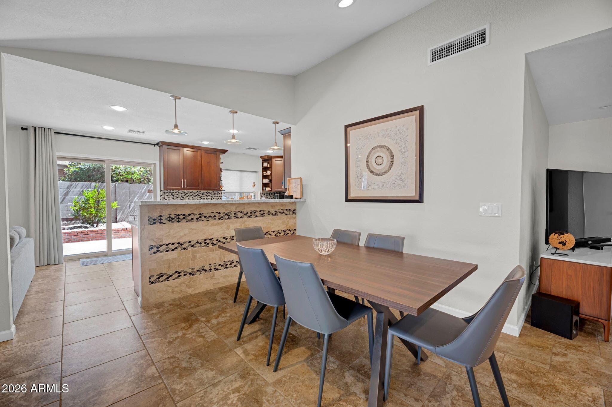 1110 E Orangewood Avenue — photo 7