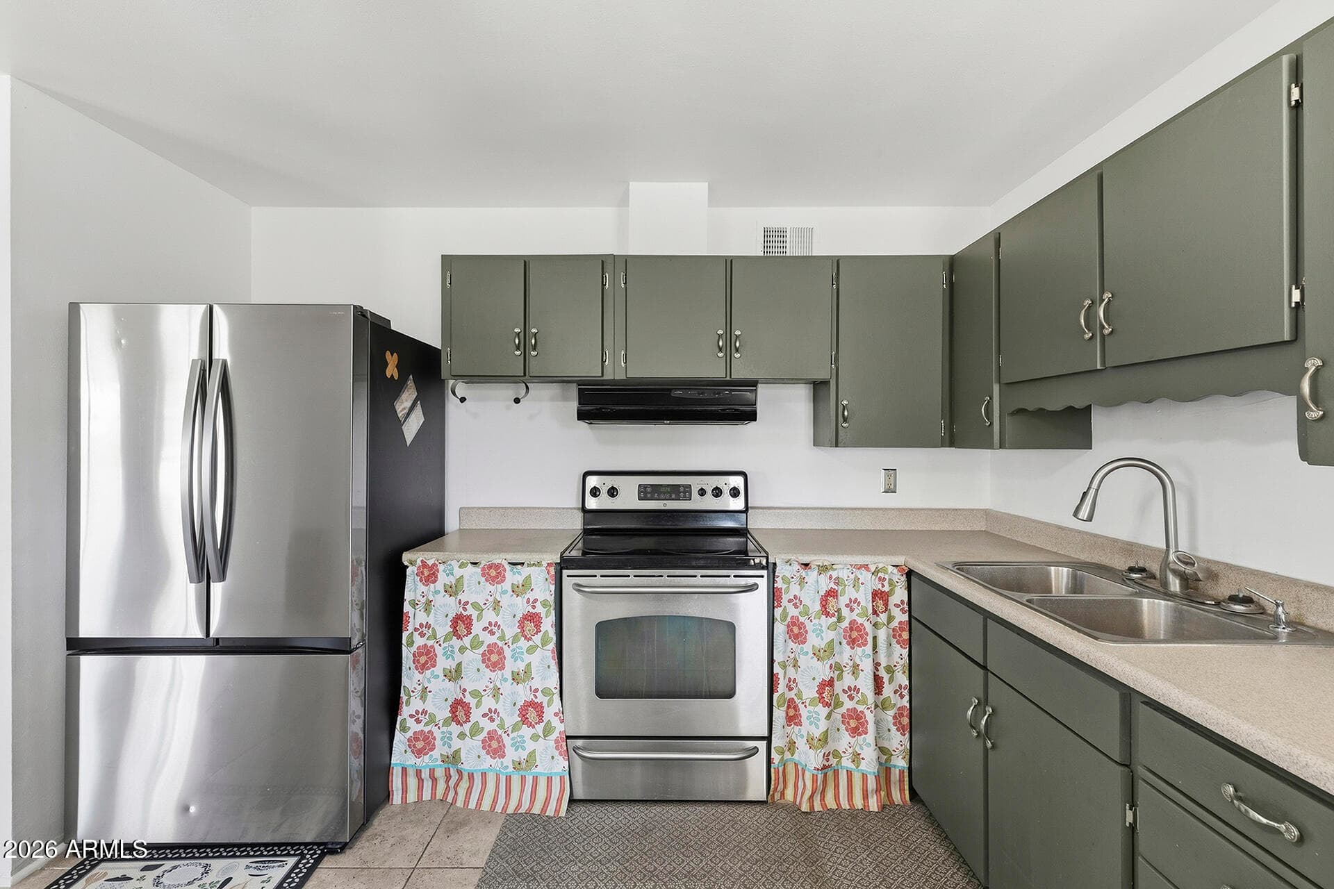 2321 W Rose Lane — photo 5