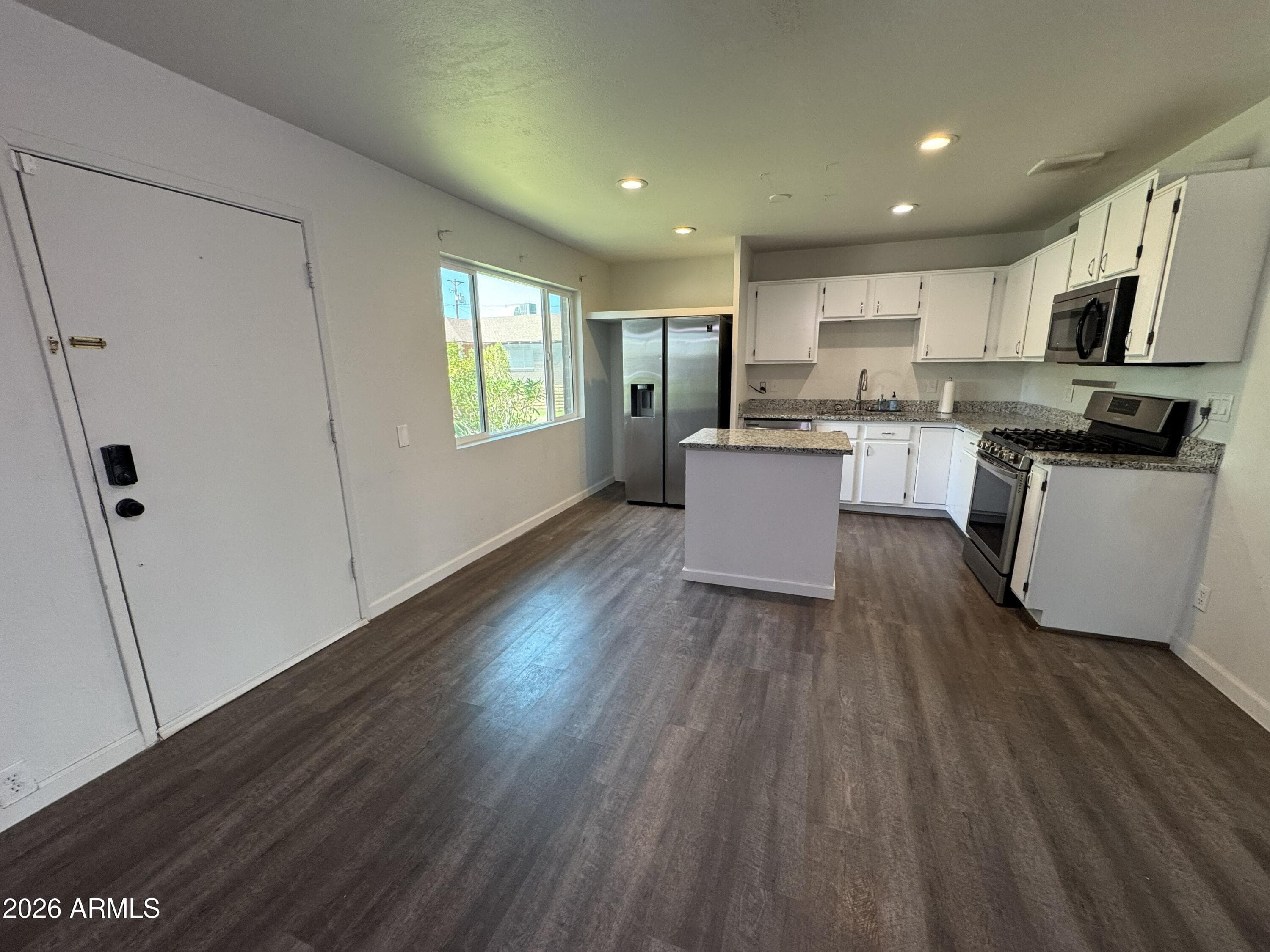 6331 N 31st Drive — photo 3