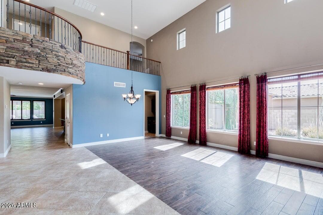 2725 E Grand Canyon Drive — photo 3