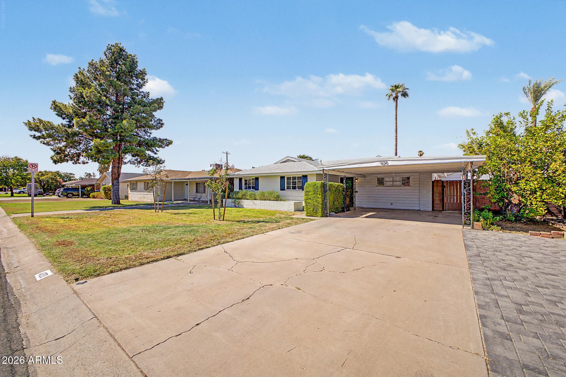 420 W Cheery Lynn Road — photo 3