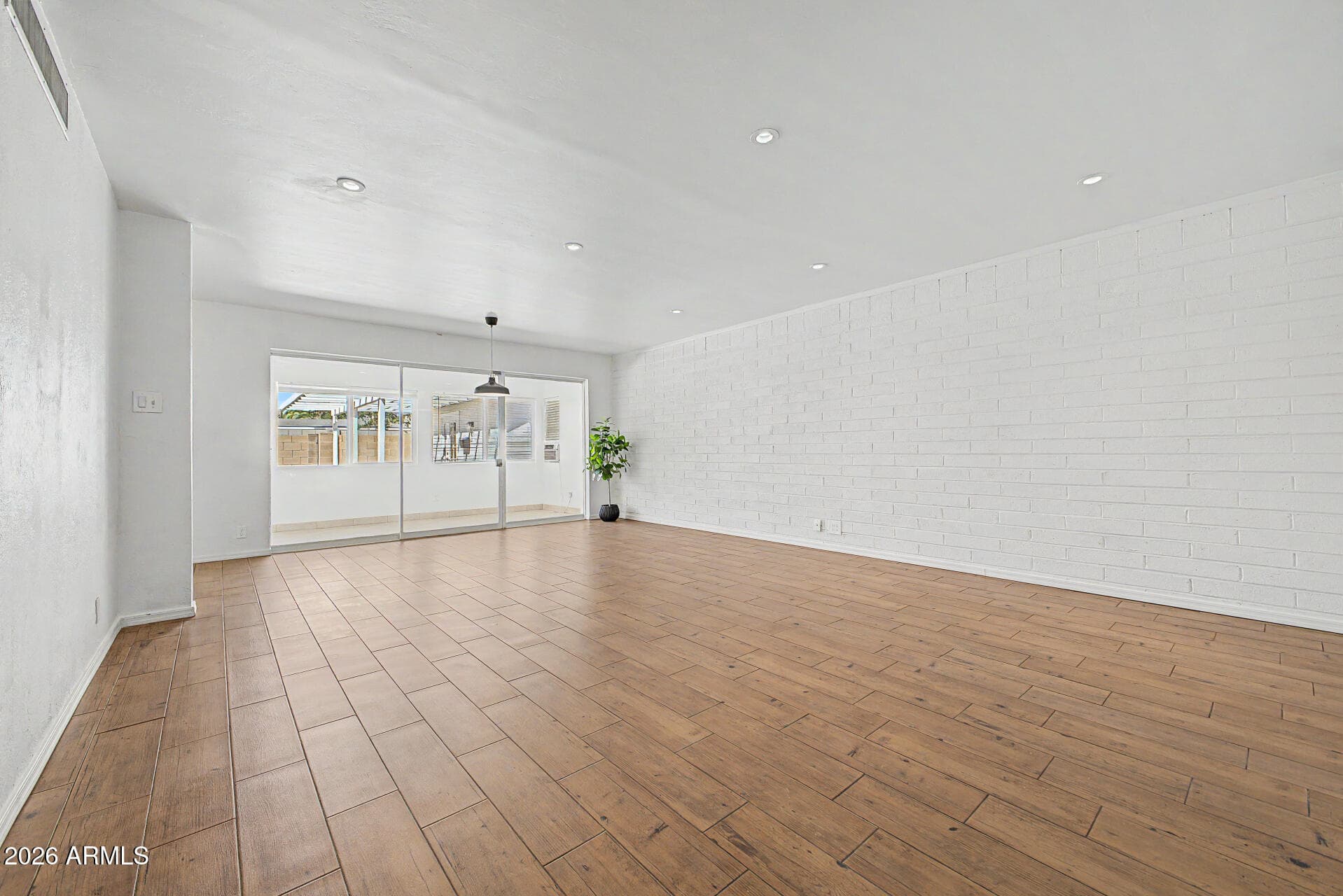 420 W Cheery Lynn Road — photo 4