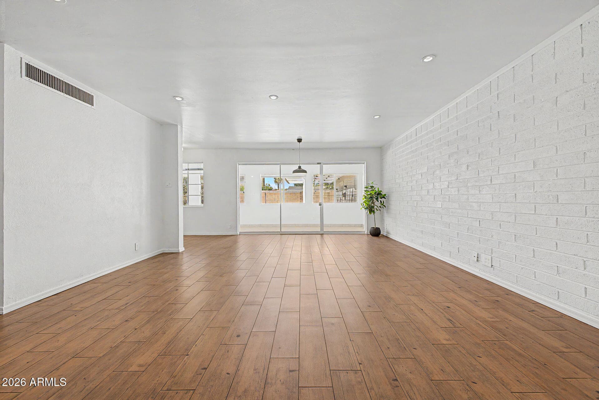 420 W Cheery Lynn Road — photo 6