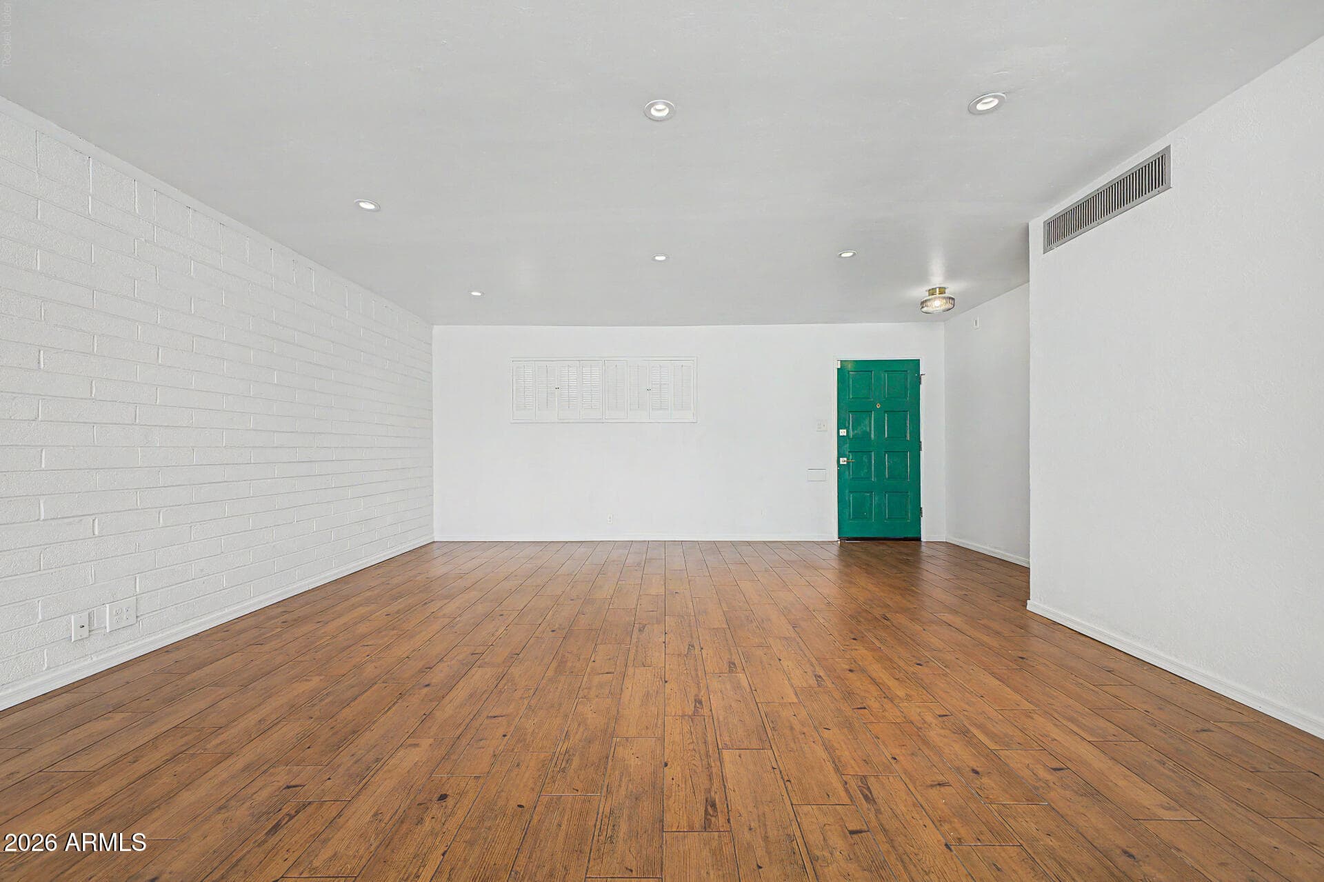 420 W Cheery Lynn Road — photo 8