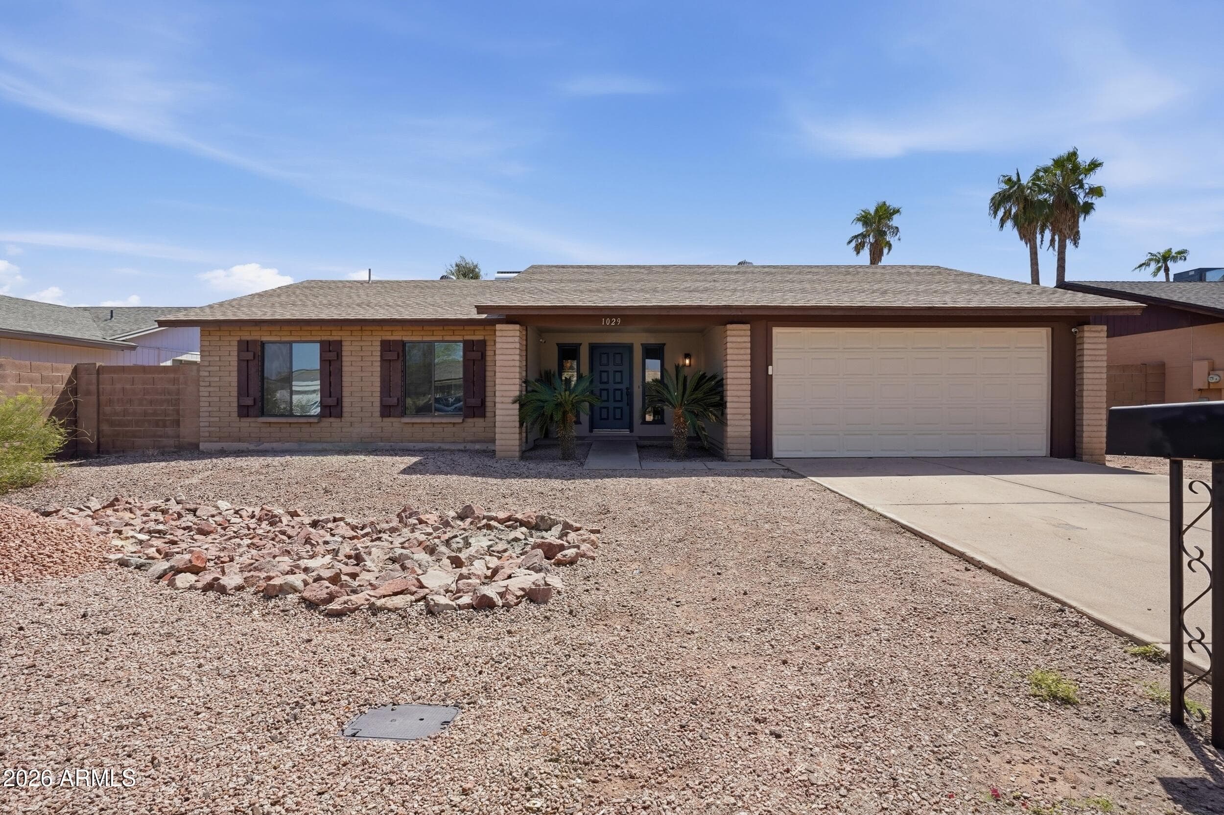 1029 W Carter Drive — photo 2